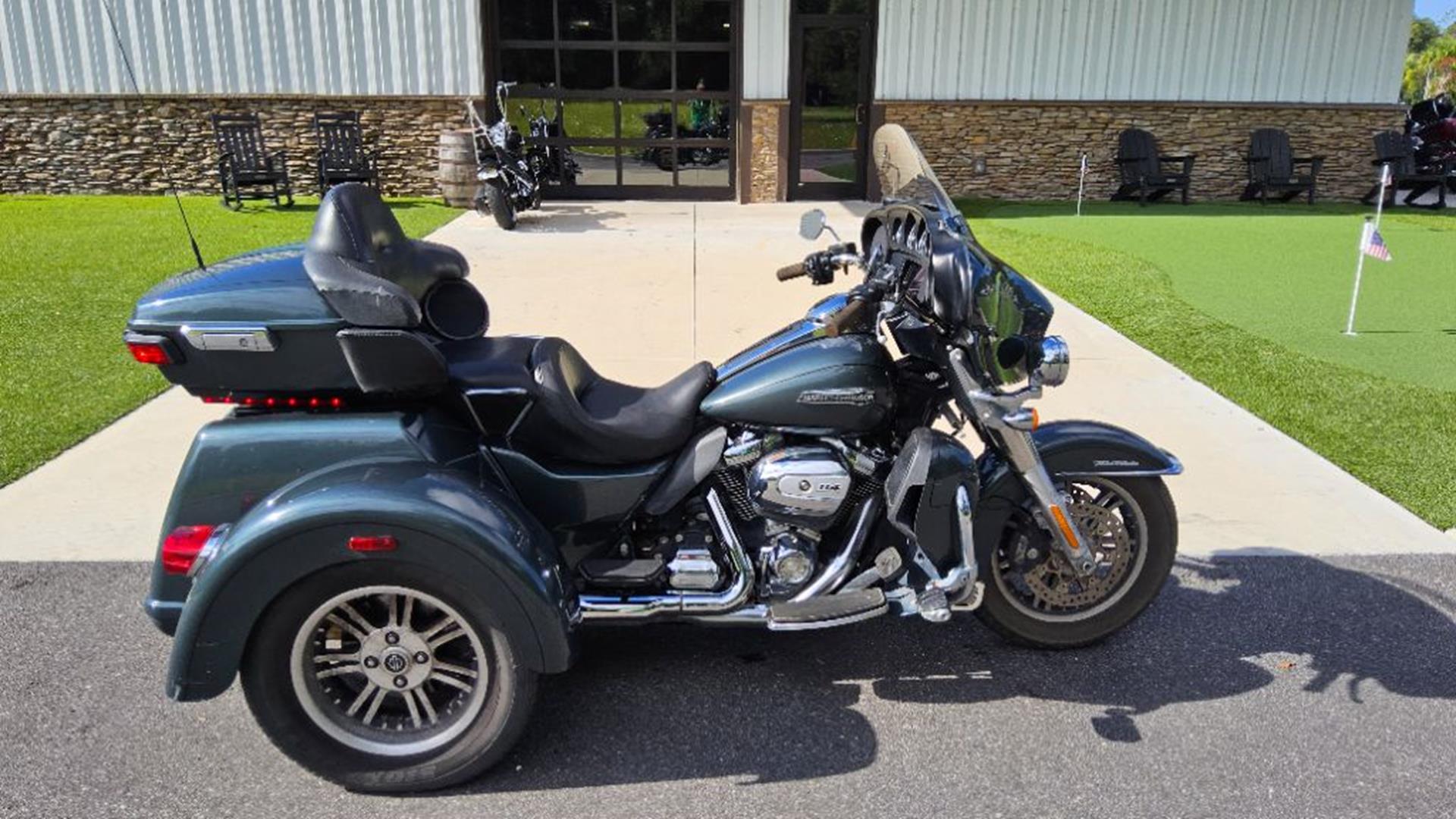 2020 Harley-Davidson Tri Glide® Ultra 1
