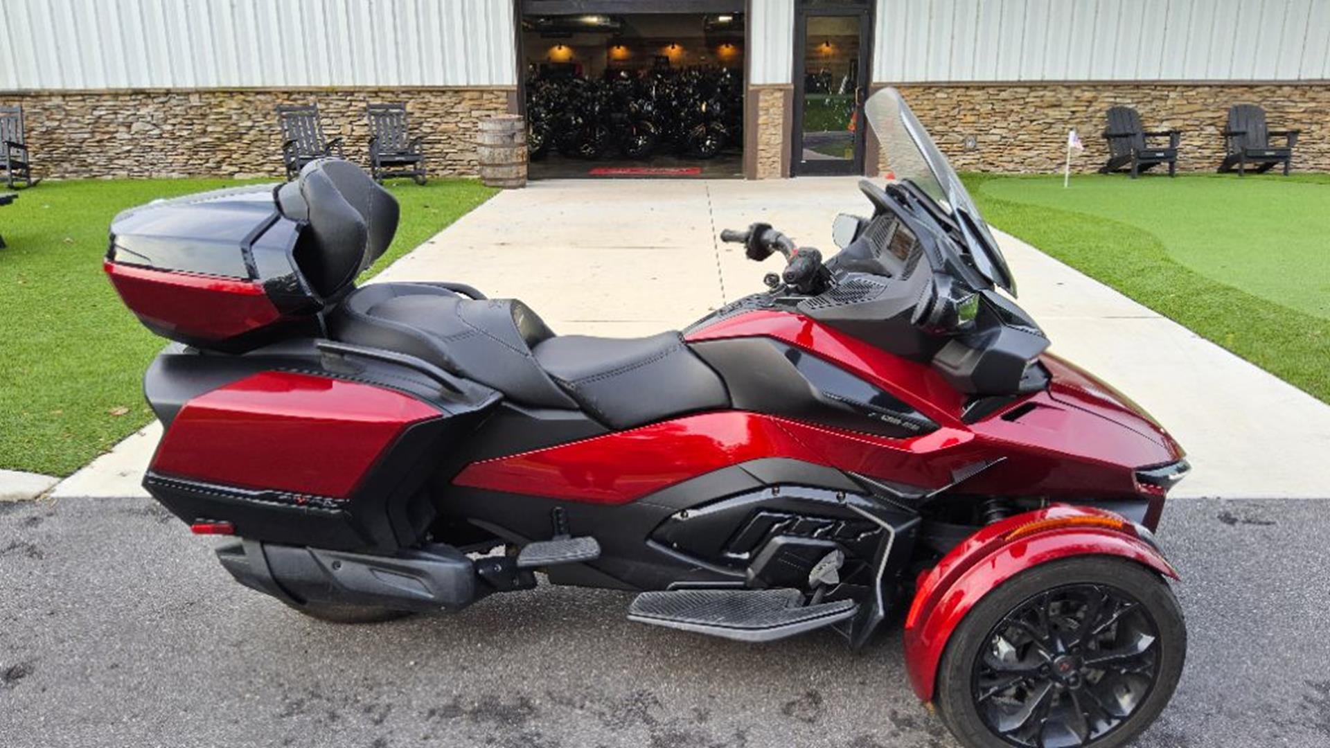 2021 Can-Am™ Spyder RT Limited 1
