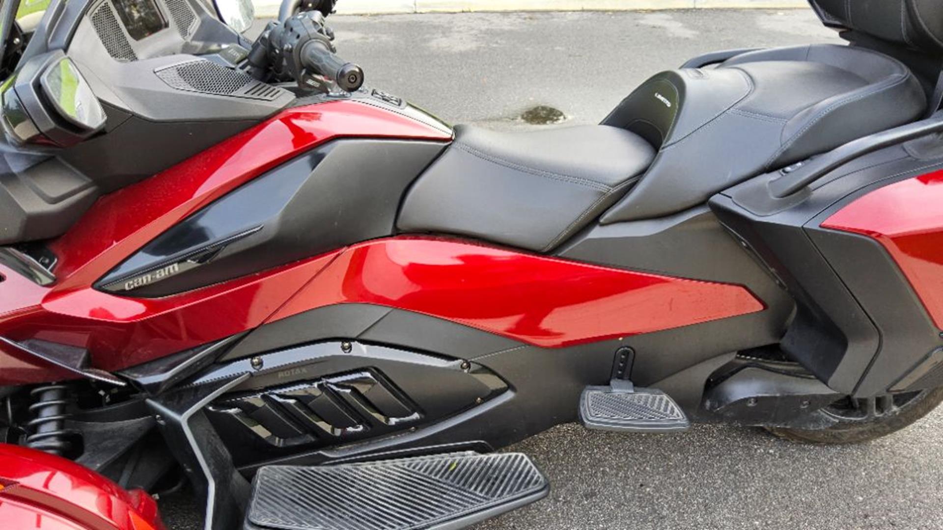 2021 Can-Am™ Spyder RT Limited 8