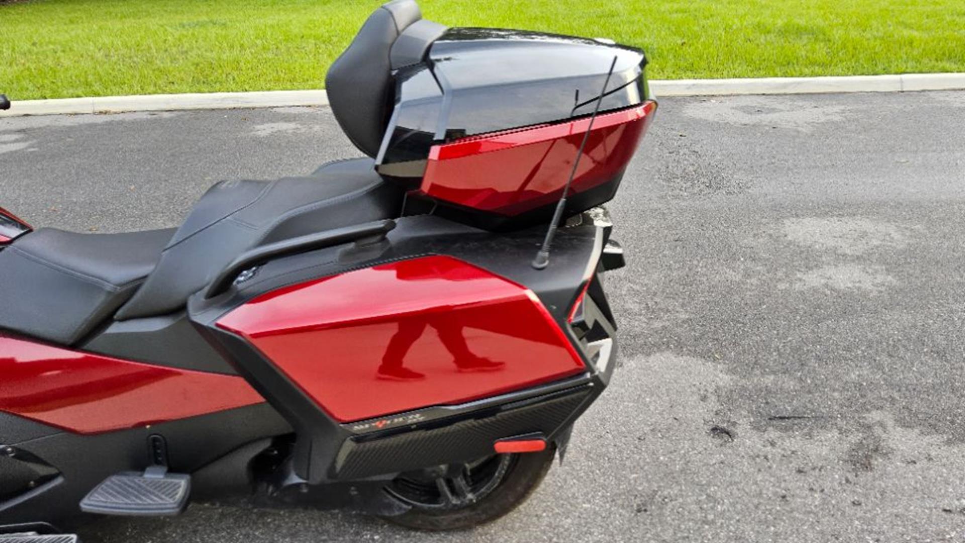 2021 Can-Am™ Spyder RT Limited 9