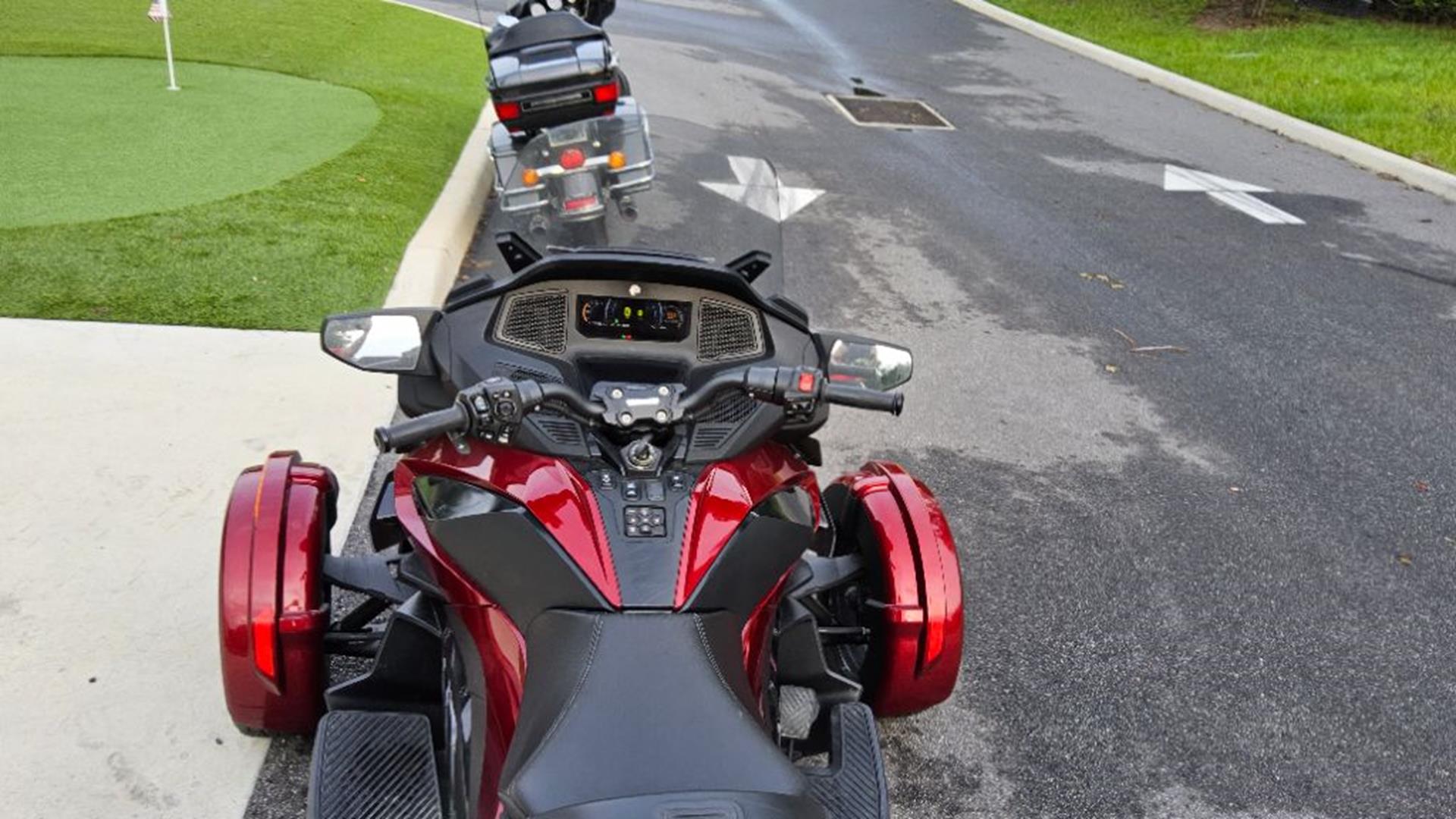 2021 Can-Am™ Spyder RT Limited 11