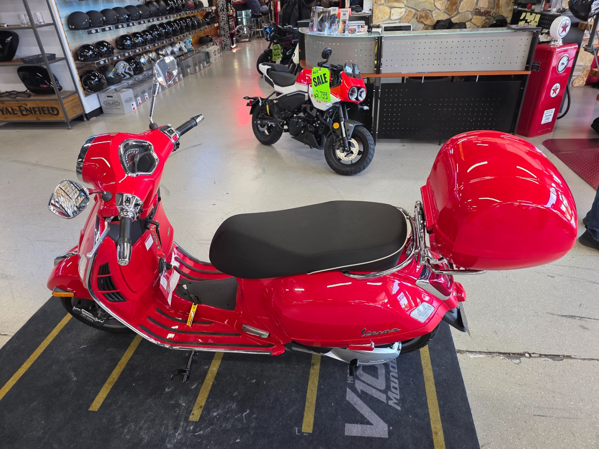 2024 Vespa GTS Super 300 in Fort Myers, Florida - Photo 10