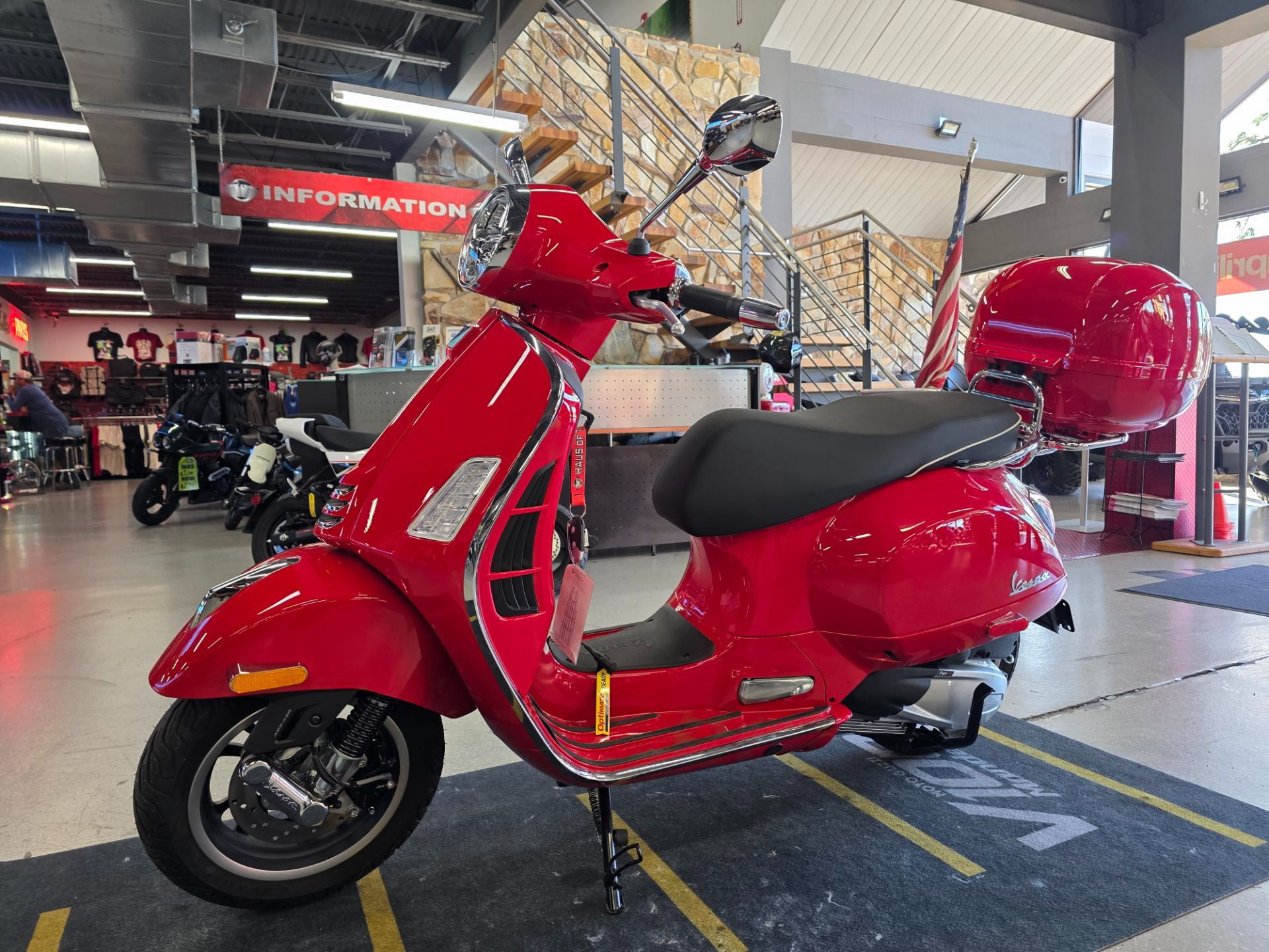 2024 Vespa GTS Super 300 in Fort Myers, Florida - Photo 13