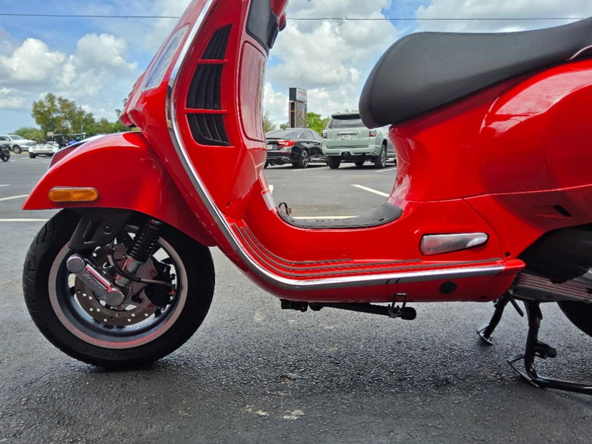 2024 Vespa GTS Super 300 in Fort Myers, Florida - Photo 7