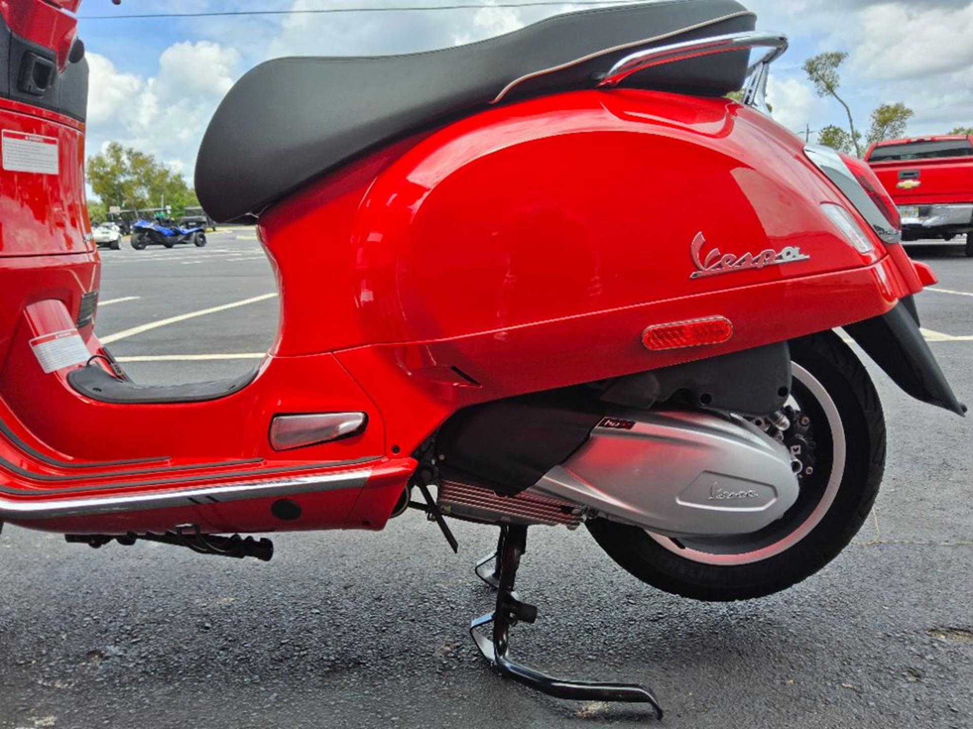 2024 Vespa GTS Super 300 in Fort Myers, Florida - Photo 8