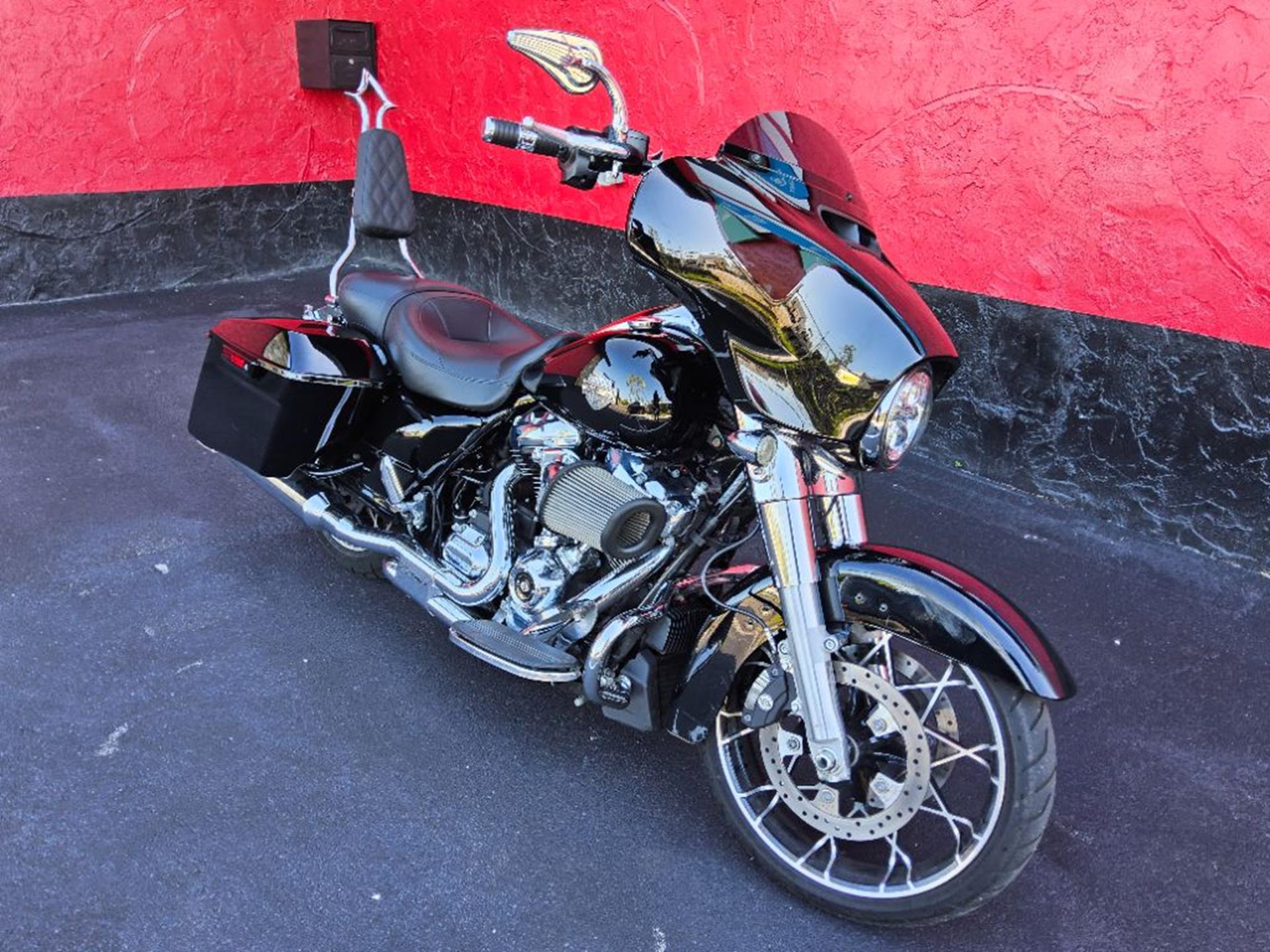 2021 Harley-Davidson Street Glide® Special 3