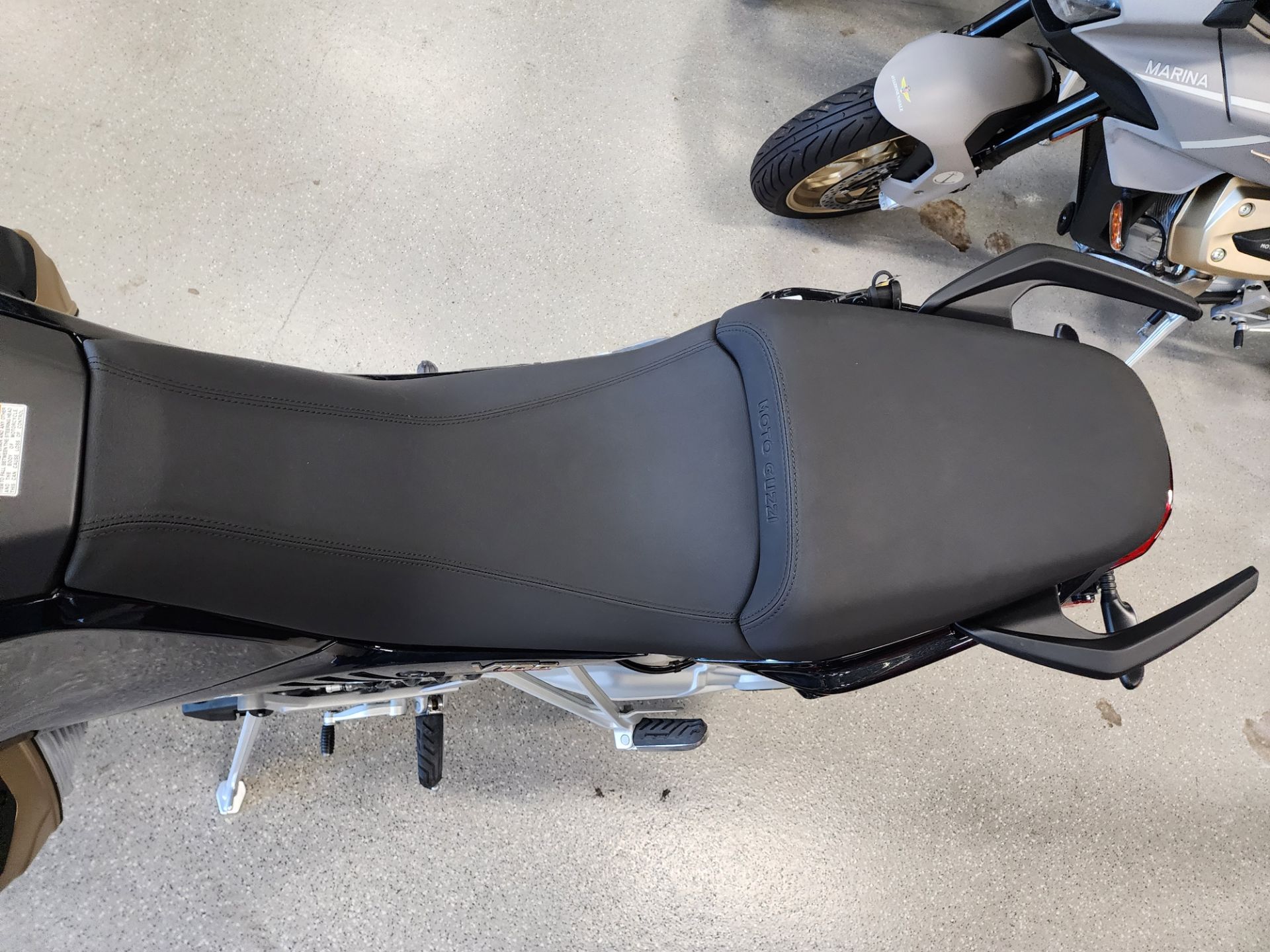 2024 Moto Guzzi V100 Mandello in Fort Myers, Florida - Photo 13