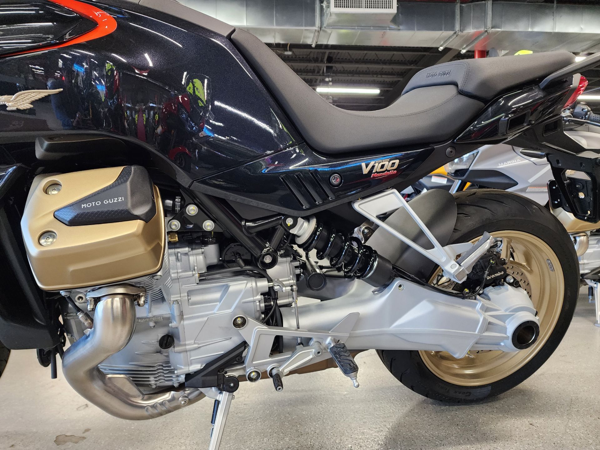 2024 Moto Guzzi V100 Mandello in Fort Myers, Florida - Photo 14