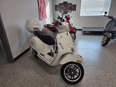 2024 Vespa GTS Super 300 Sport in Fort Myers, Florida - Photo 2