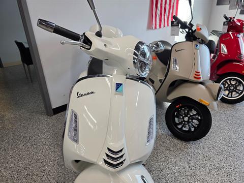 2024 Vespa GTS Super 300 Sport in Fort Myers, Florida - Photo 3