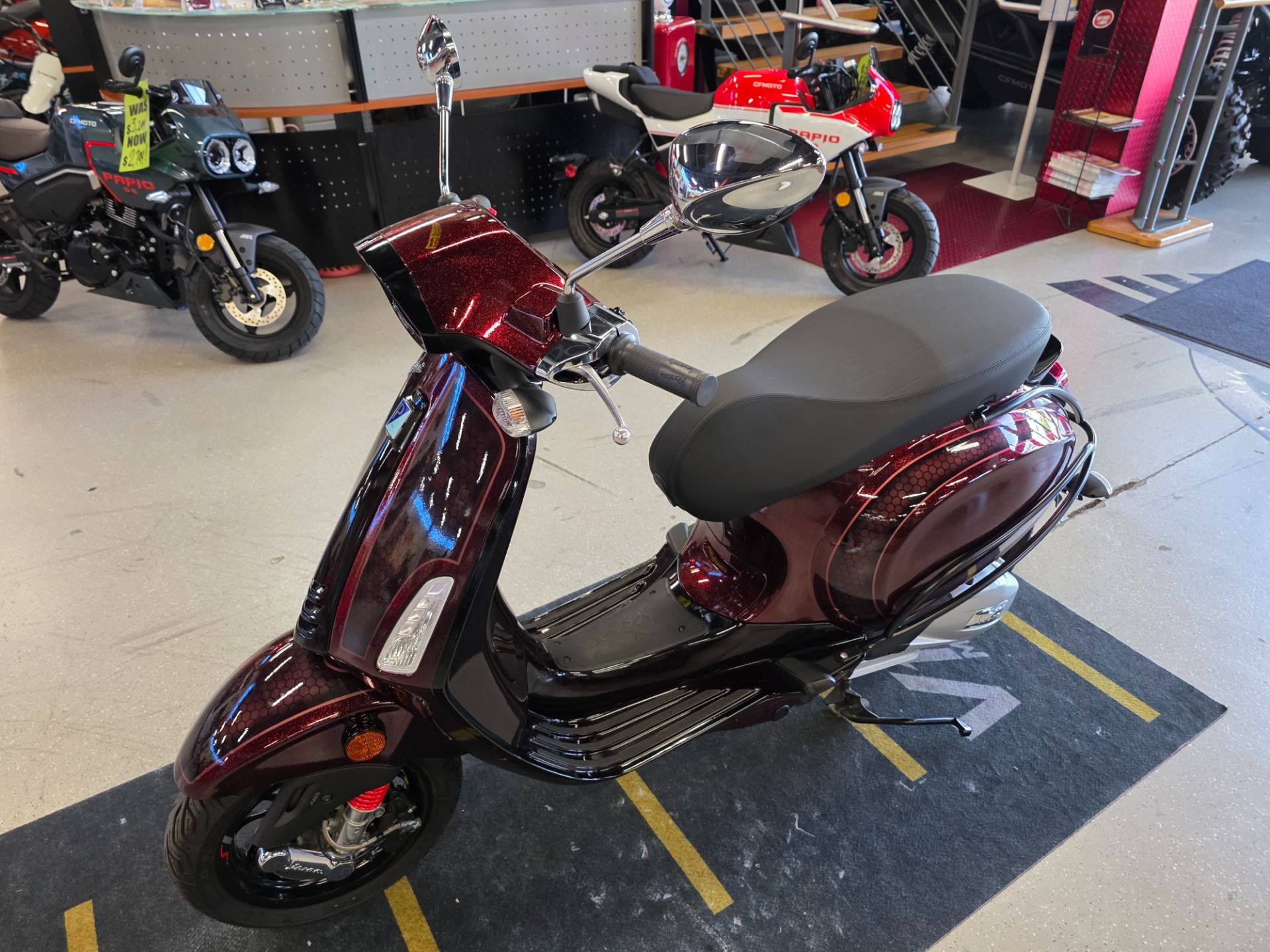 2023 Vespa Primavera 150 in Fort Myers, Florida - Photo 11