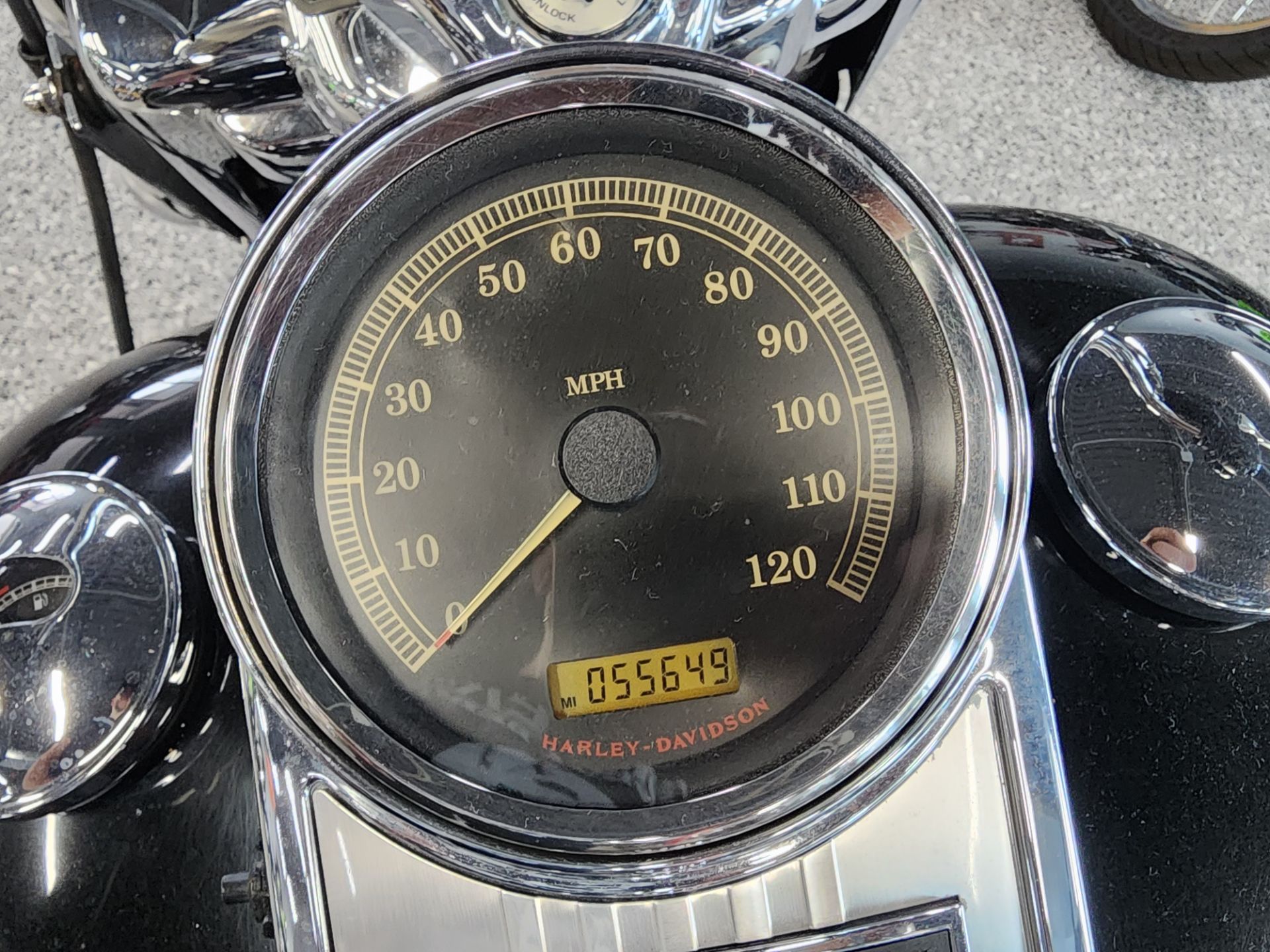 2013 Harley-Davidson Road King® Classic in Fort Myers, Florida - Photo 6