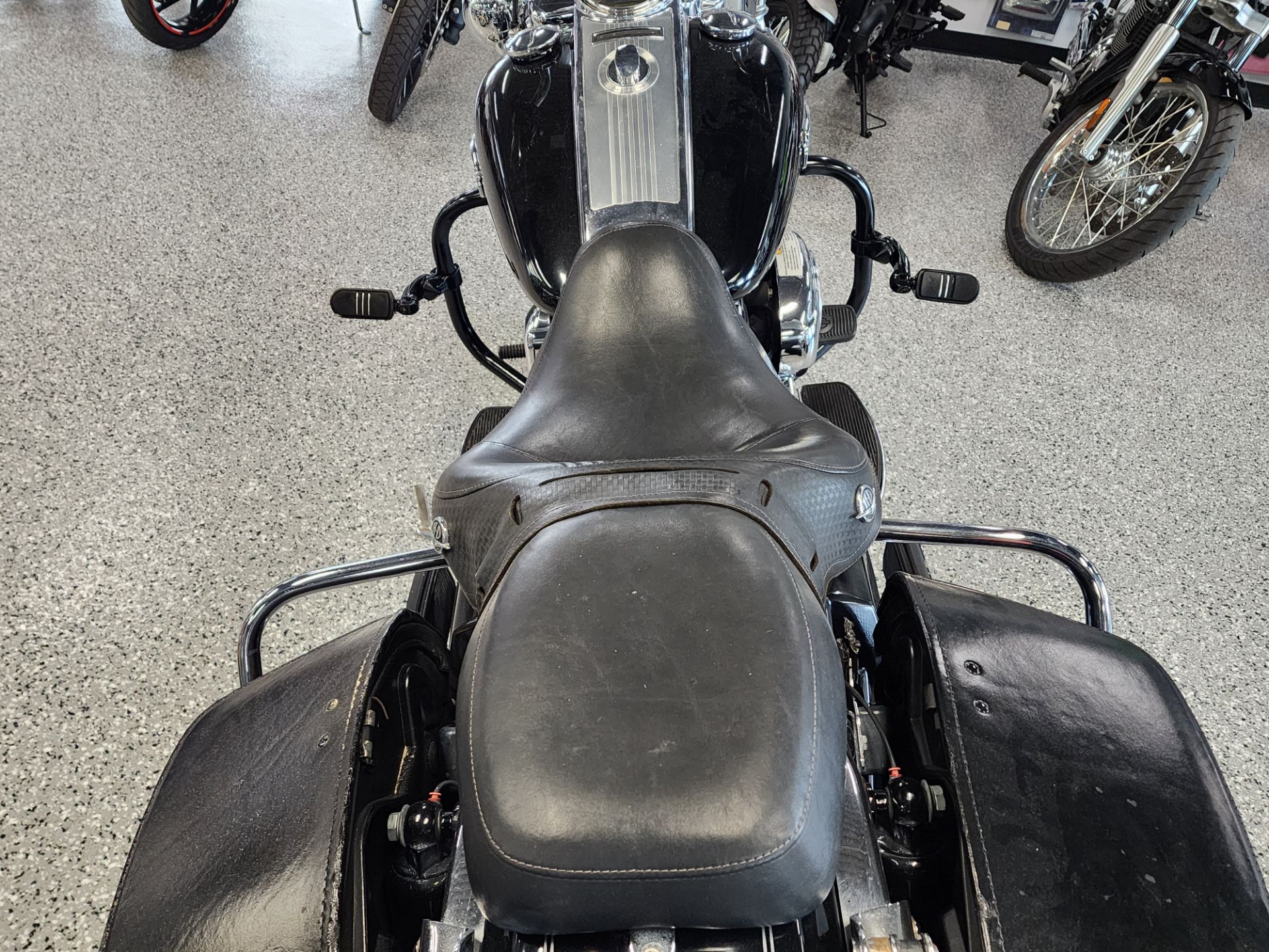 2013 Harley-Davidson Road King® Classic in Fort Myers, Florida - Photo 7