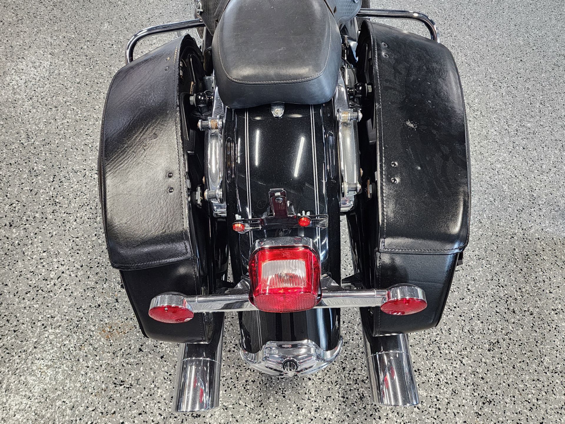 2013 Harley-Davidson Road King® Classic in Fort Myers, Florida - Photo 8