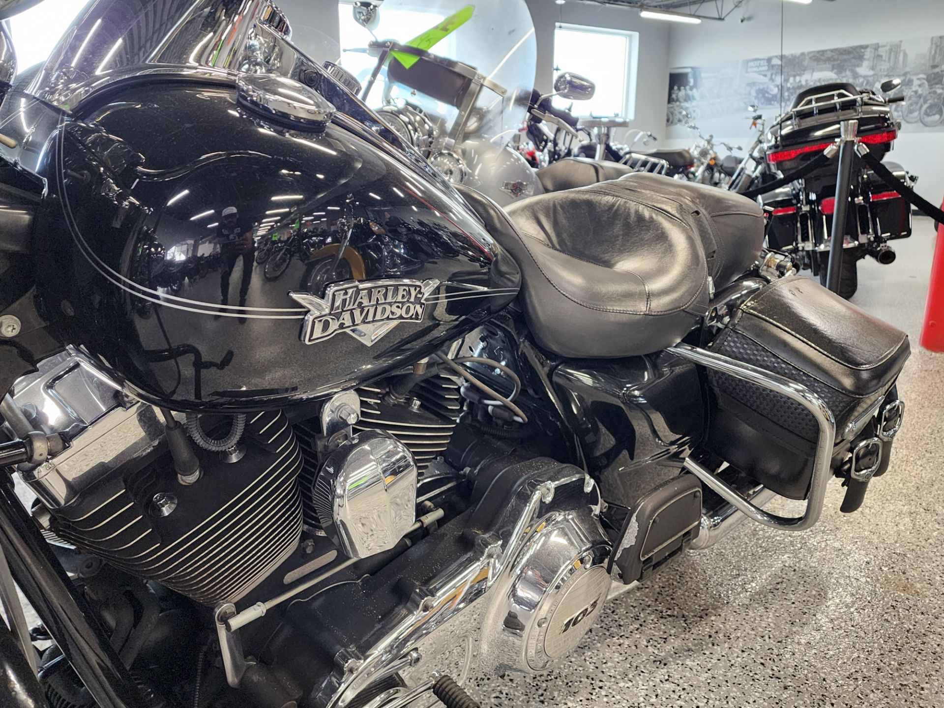 2013 Harley-Davidson Road King® Classic in Fort Myers, Florida - Photo 16