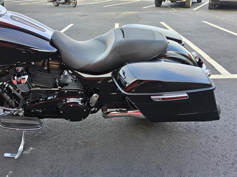 2022 Harley-Davidson Road Glide® in Fort Myers, Florida - Photo 6