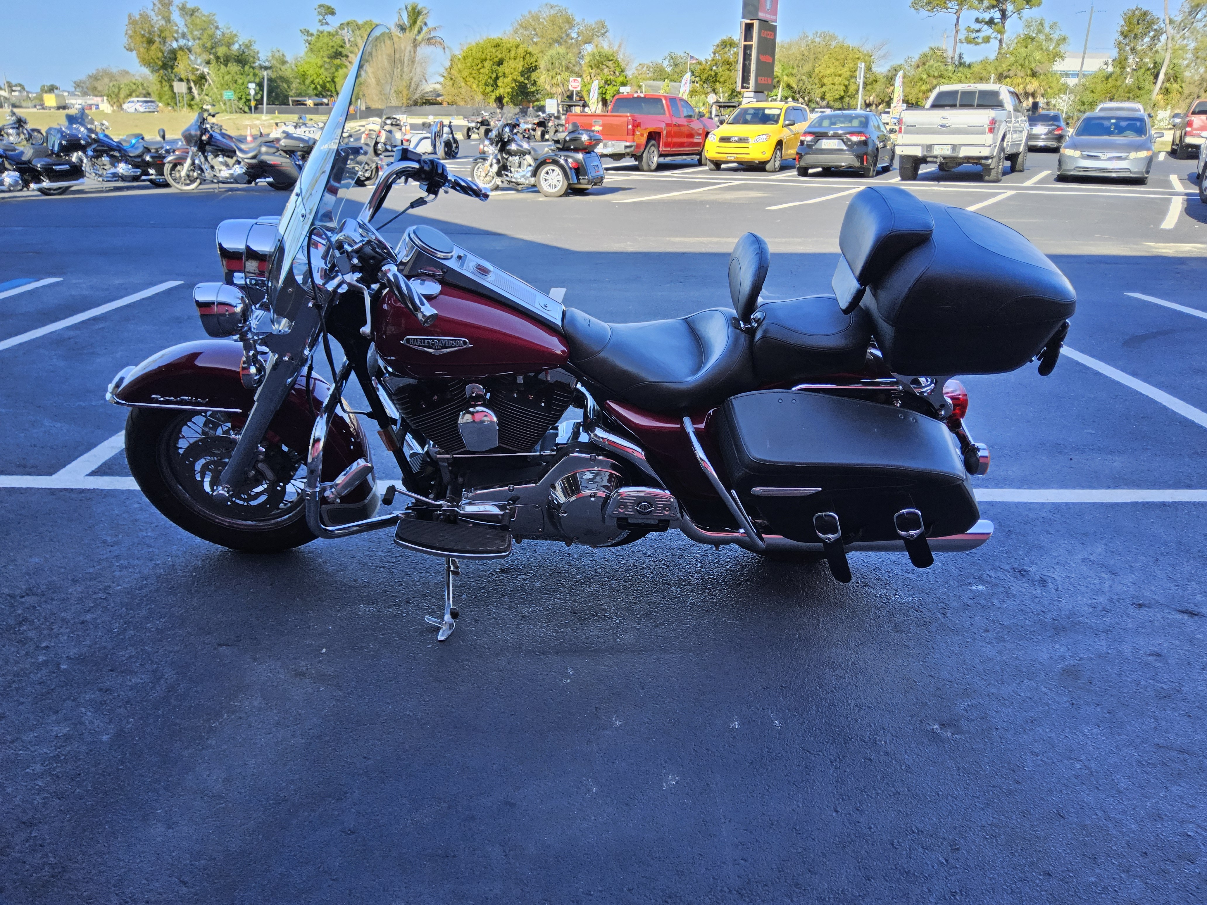 2006 Harley-Davidson Road King® Classic in Fort Myers, Florida - Photo 5
