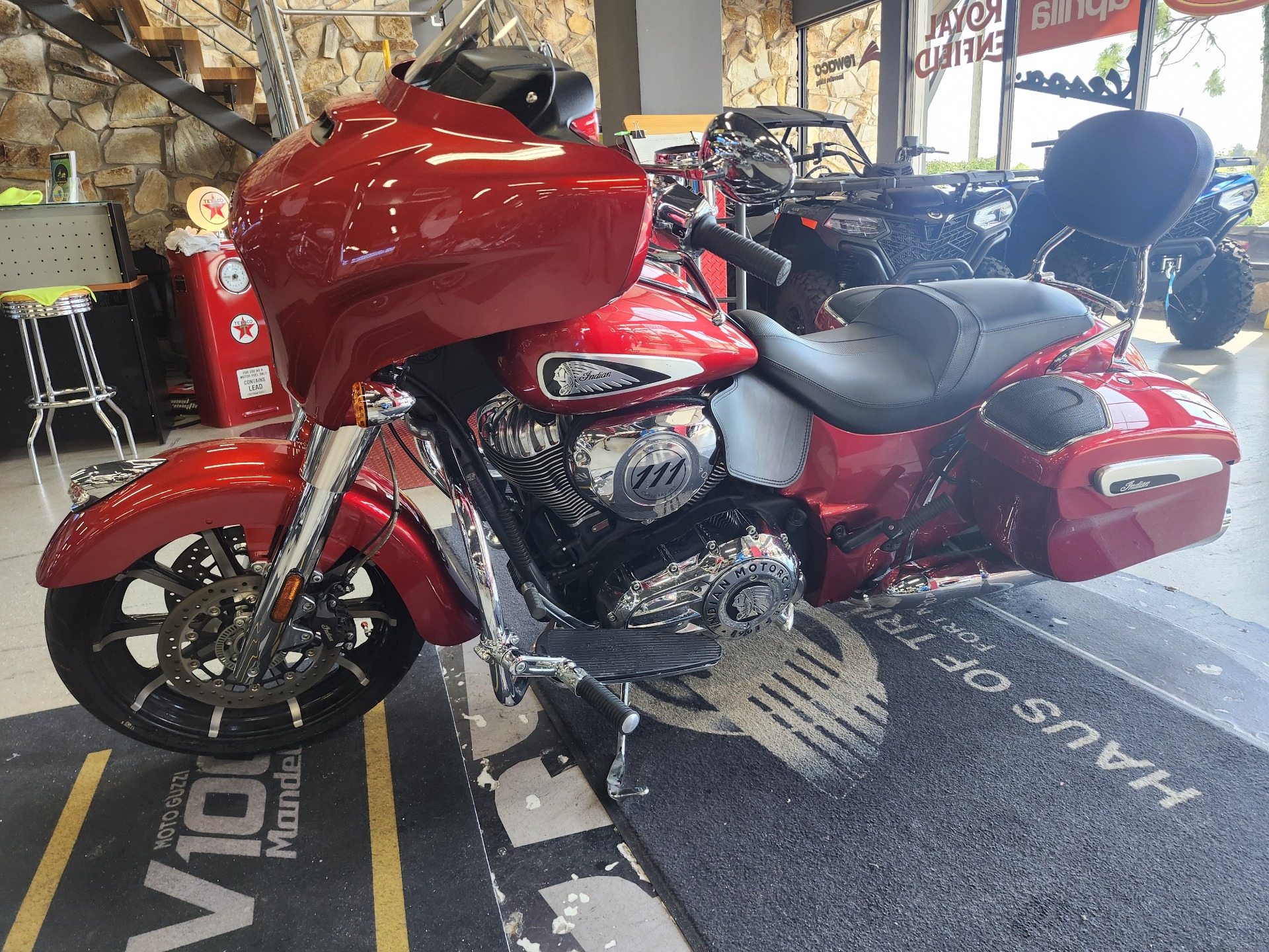 2019 Indian Motorcycle Chieftain® Limited ABS in Fort Myers, Florida - Photo 3