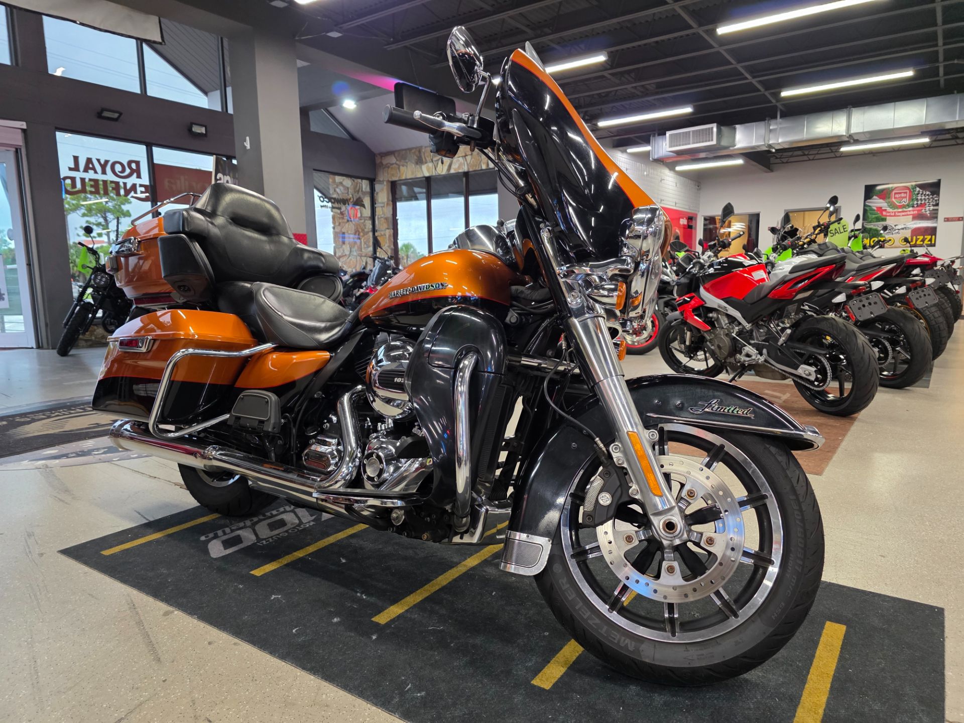 2015 Harley-Davidson Electra Glide® Ultra Classic® in Fort Myers, Florida - Photo 2