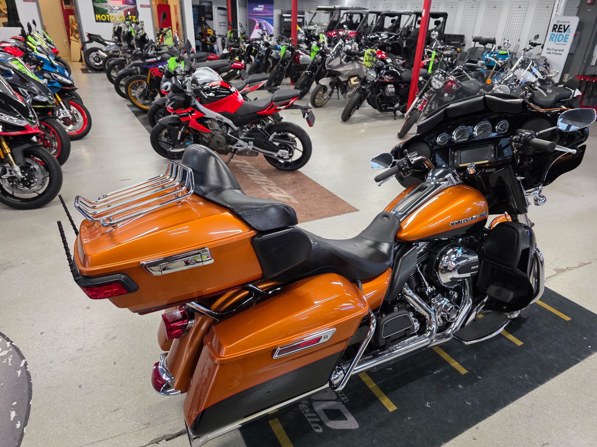 2015 Harley-Davidson Electra Glide® Ultra Classic® in Fort Myers, Florida - Photo 5