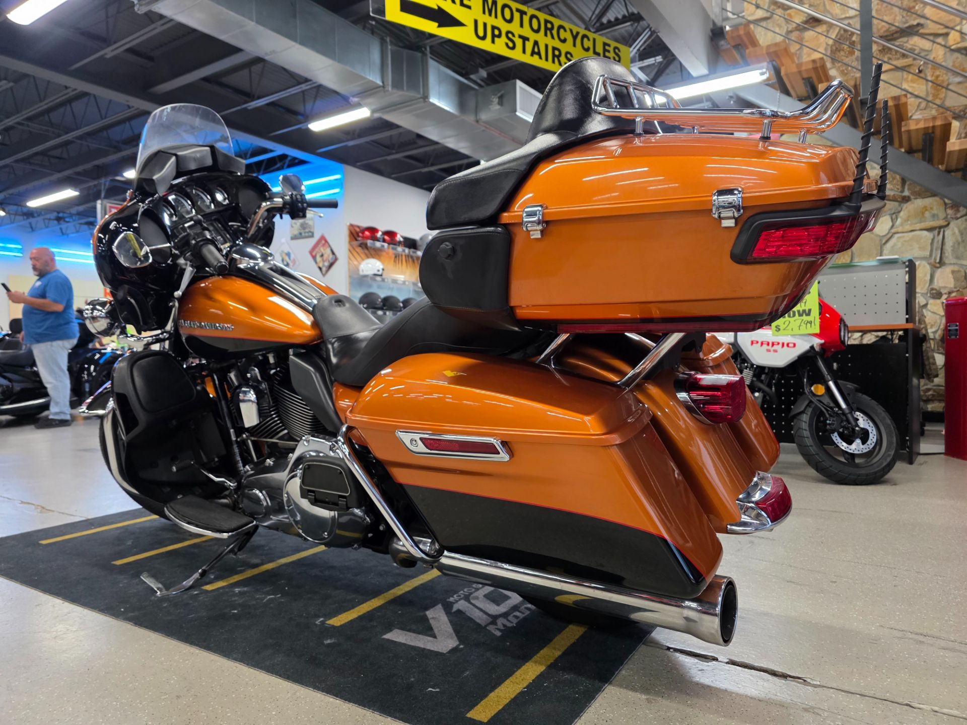 2015 Harley-Davidson Electra Glide® Ultra Classic® in Fort Myers, Florida - Photo 9