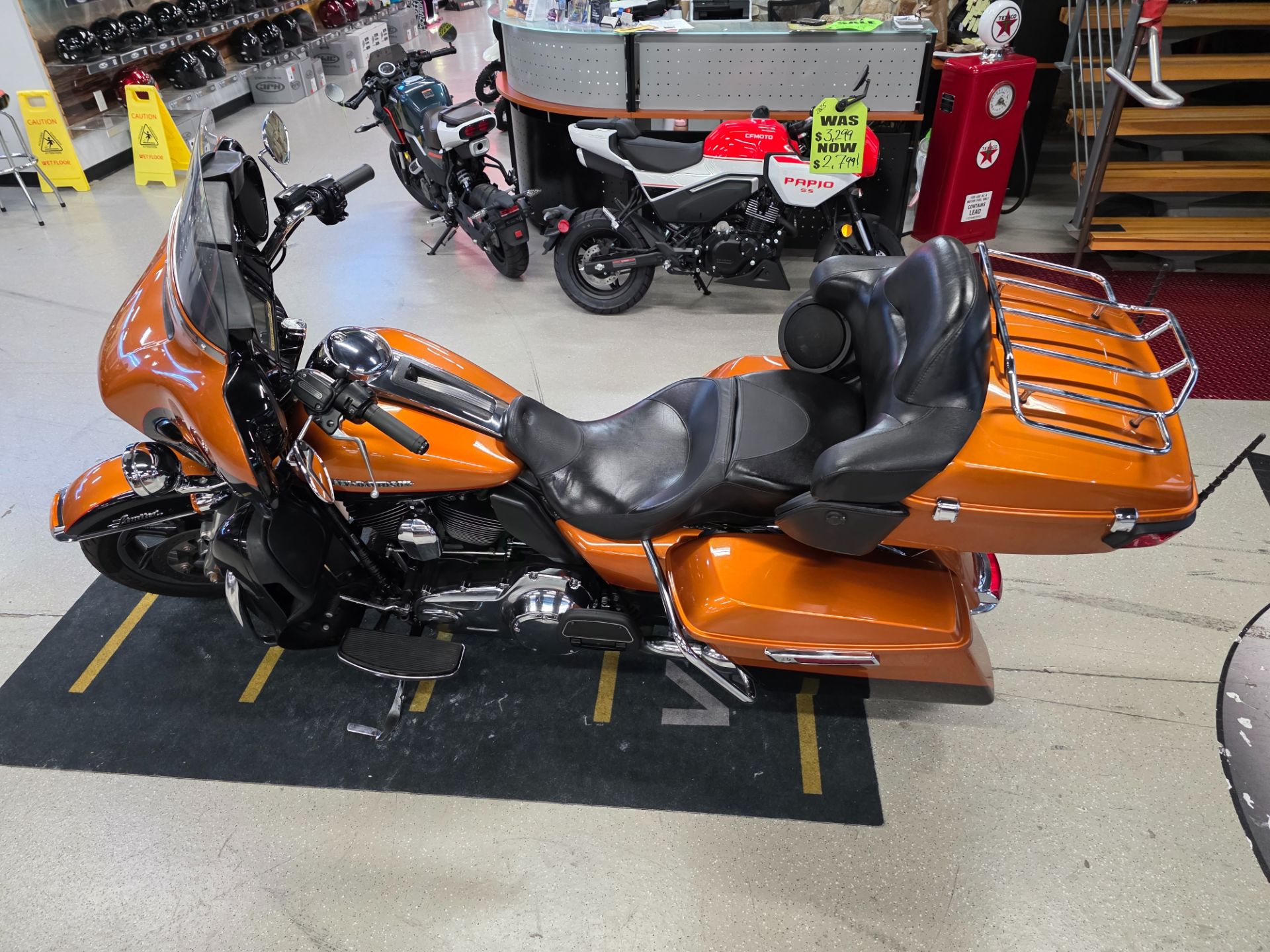 2015 Harley-Davidson Electra Glide® Ultra Classic® in Fort Myers, Florida - Photo 10