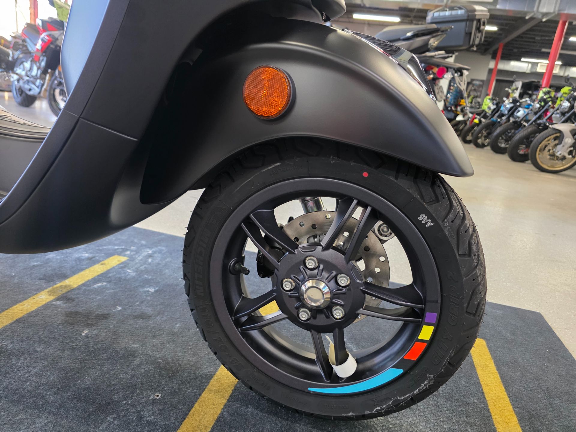 2024 Vespa Primavera 50 S in Fort Myers, Florida - Photo 4