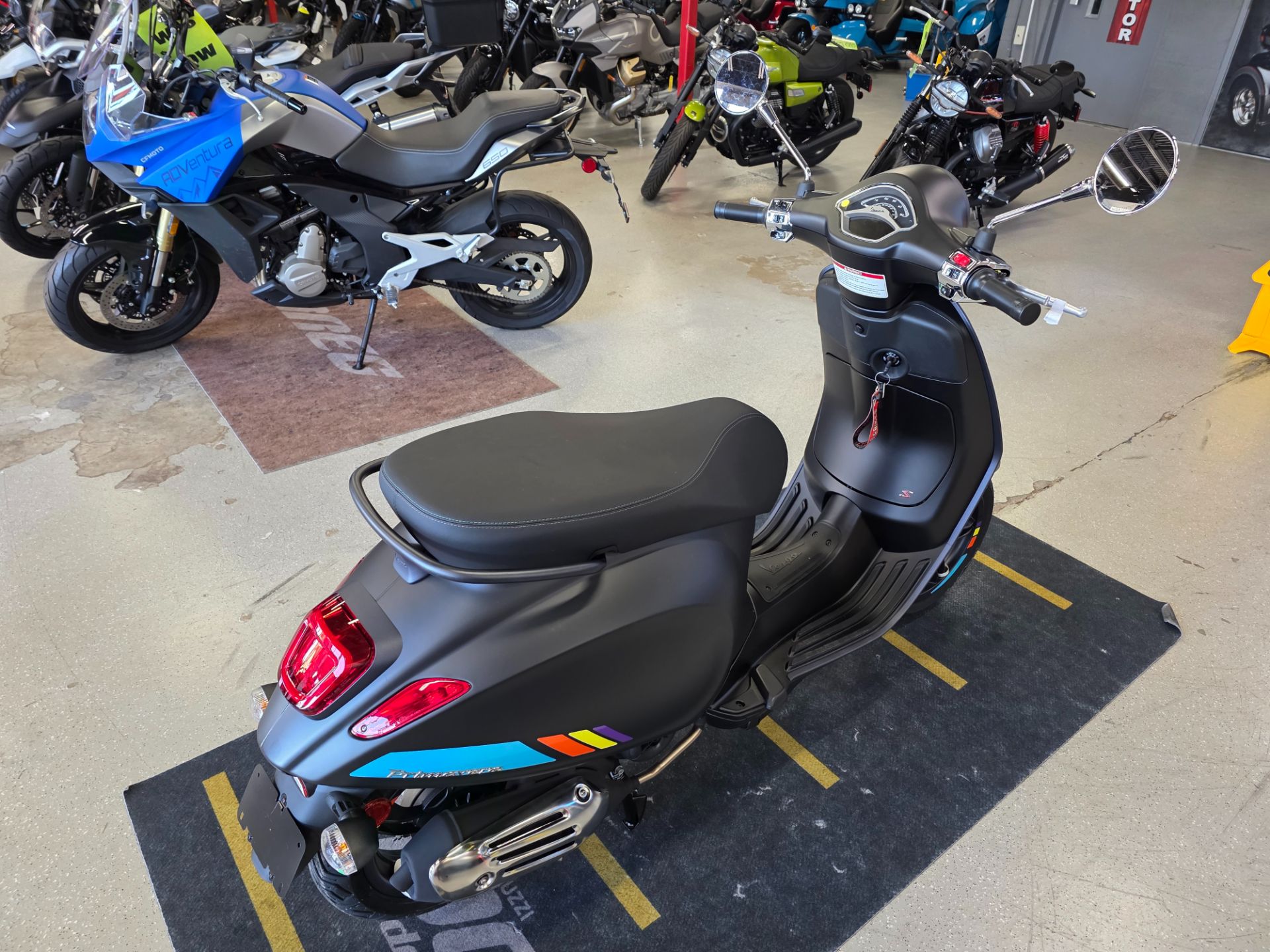 2024 Vespa Primavera 50 S in Fort Myers, Florida - Photo 7