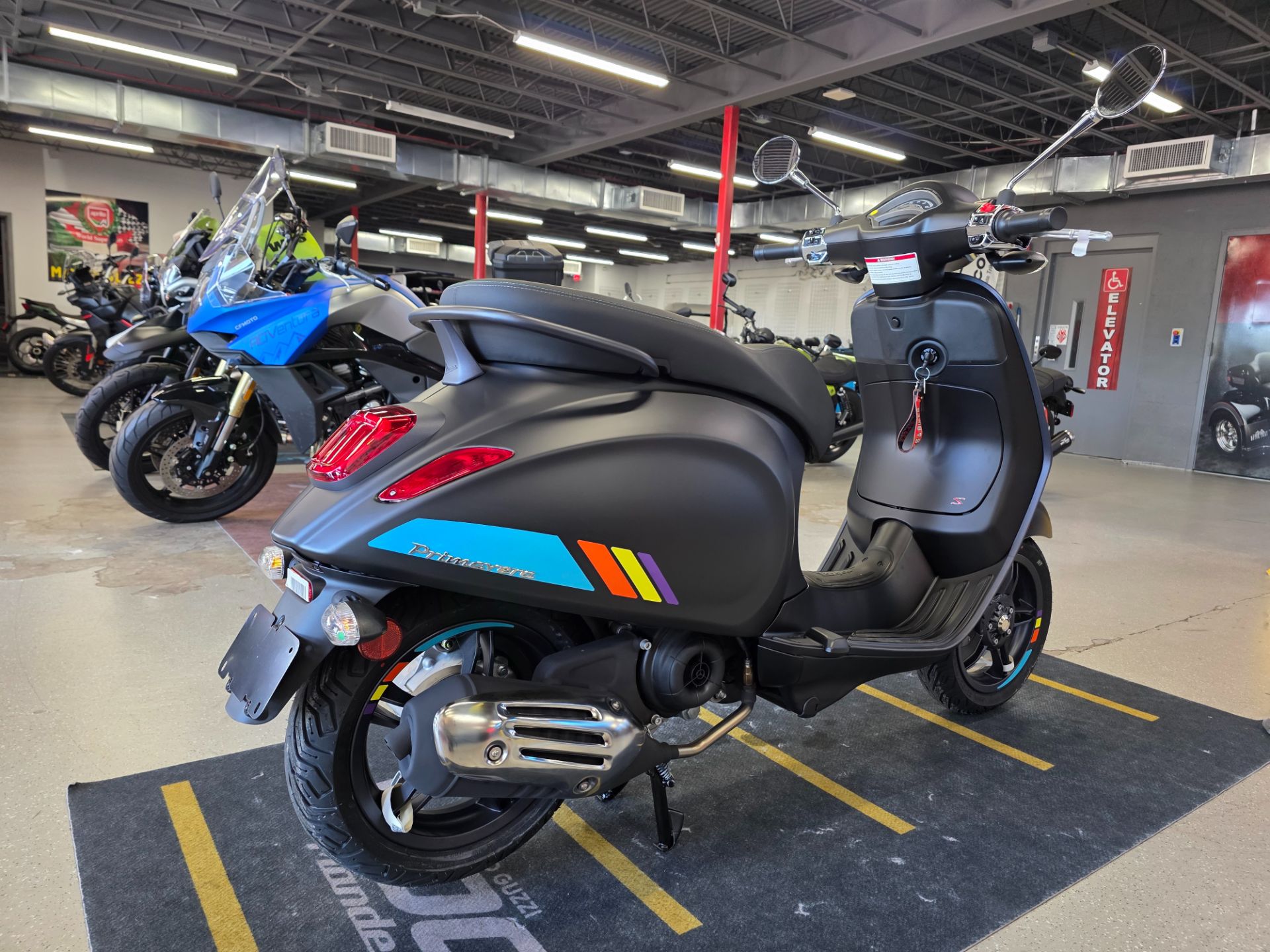 2024 Vespa Primavera 50 S in Fort Myers, Florida - Photo 8