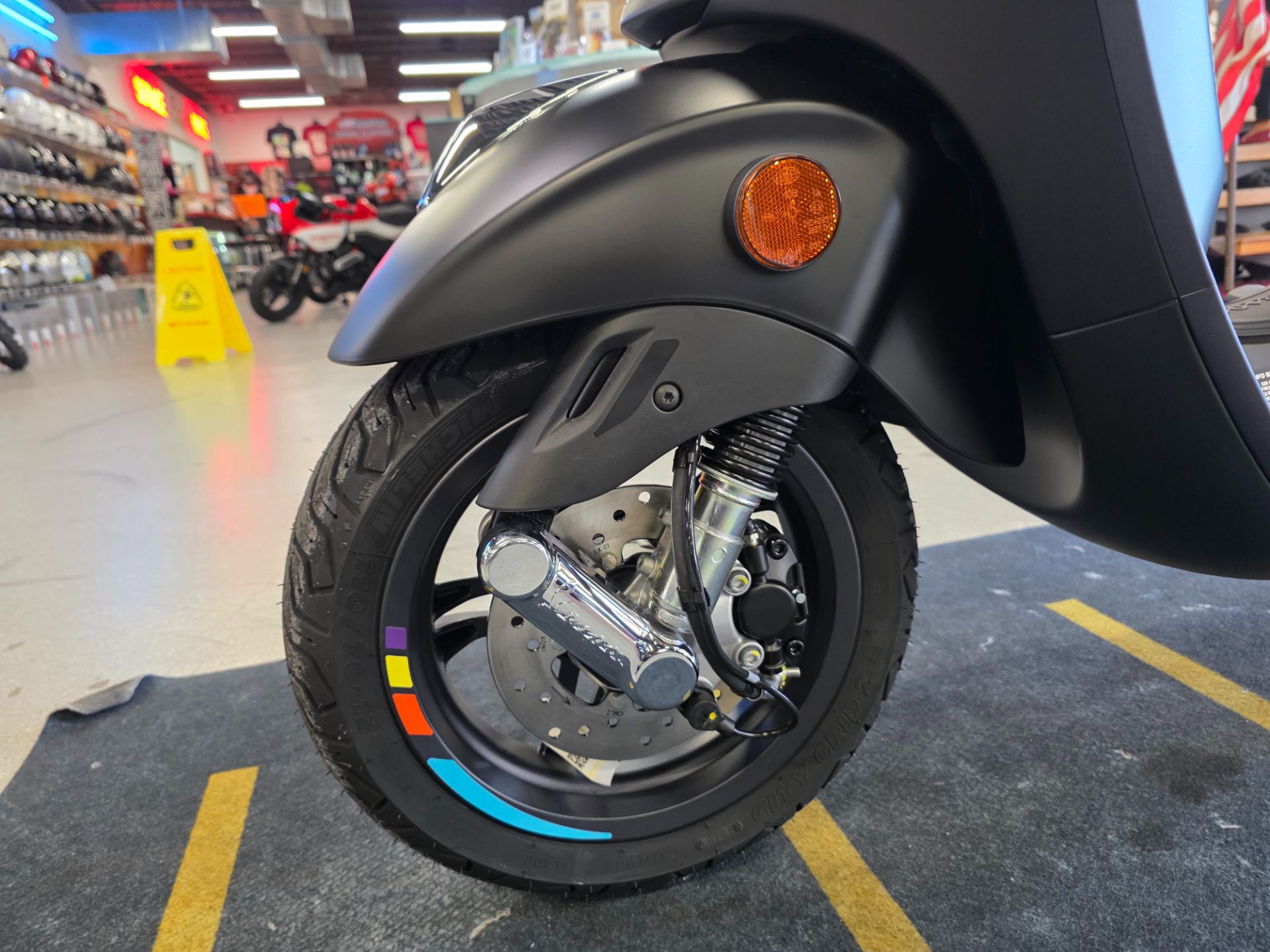 2024 Vespa Primavera 50 S in Fort Myers, Florida - Photo 21