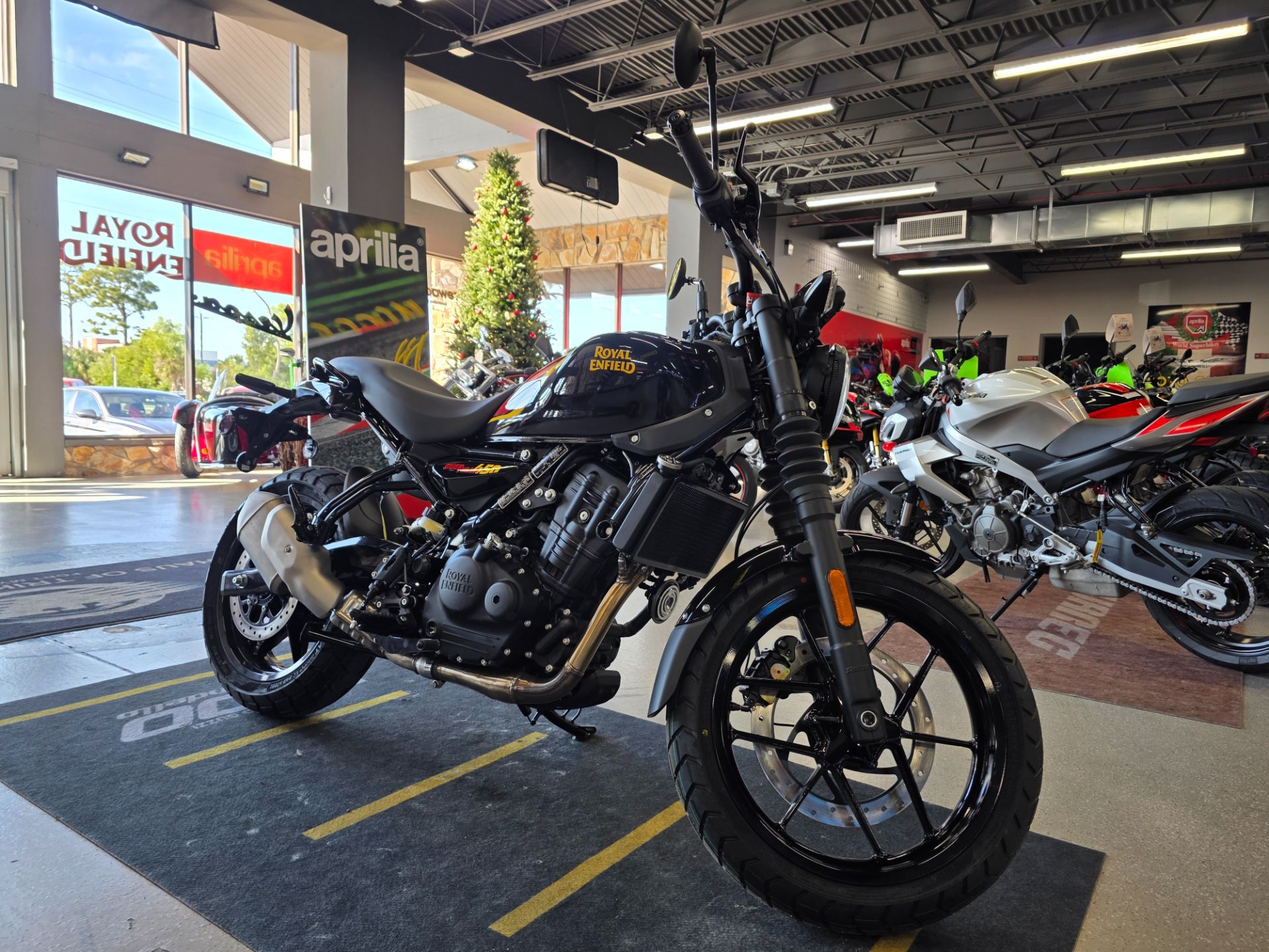 2026 Royal Enfield GUERILLA 450 in Fort Myers, Florida - Photo 3