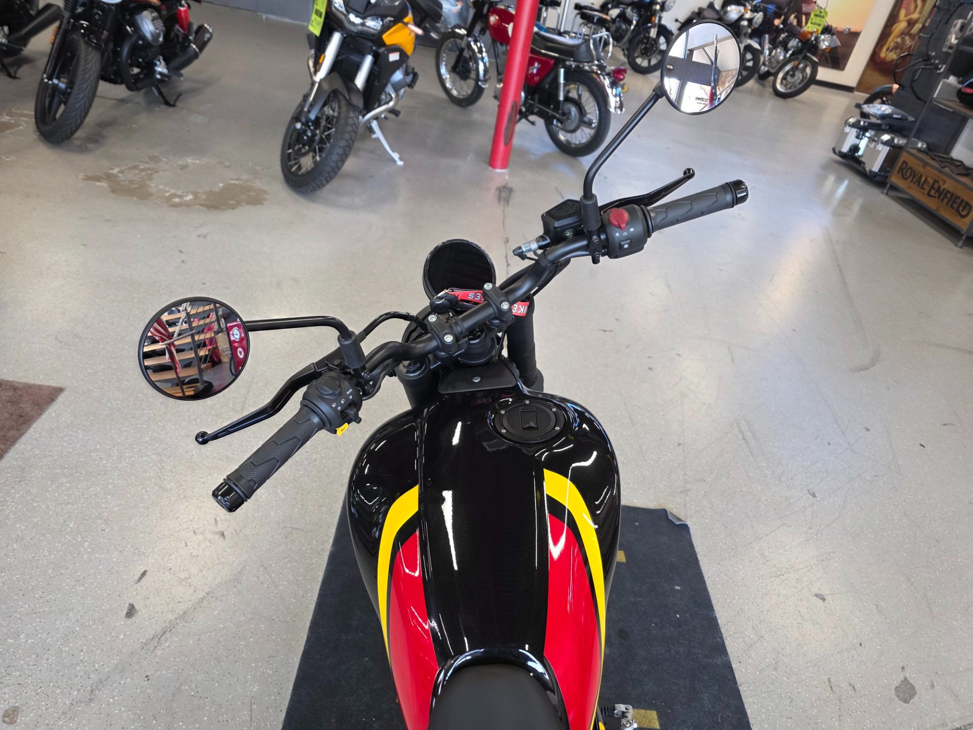 2026 Royal Enfield GUERILLA 450 in Fort Myers, Florida - Photo 12