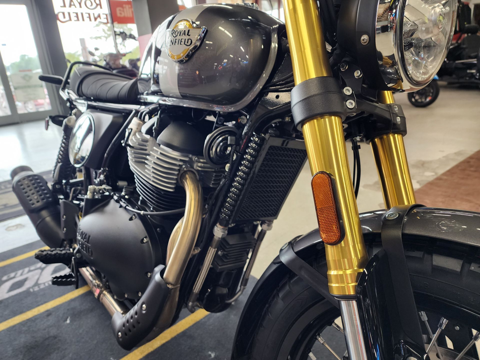 2025 Royal Enfield BEAR 650 in Fort Myers, Florida - Photo 6