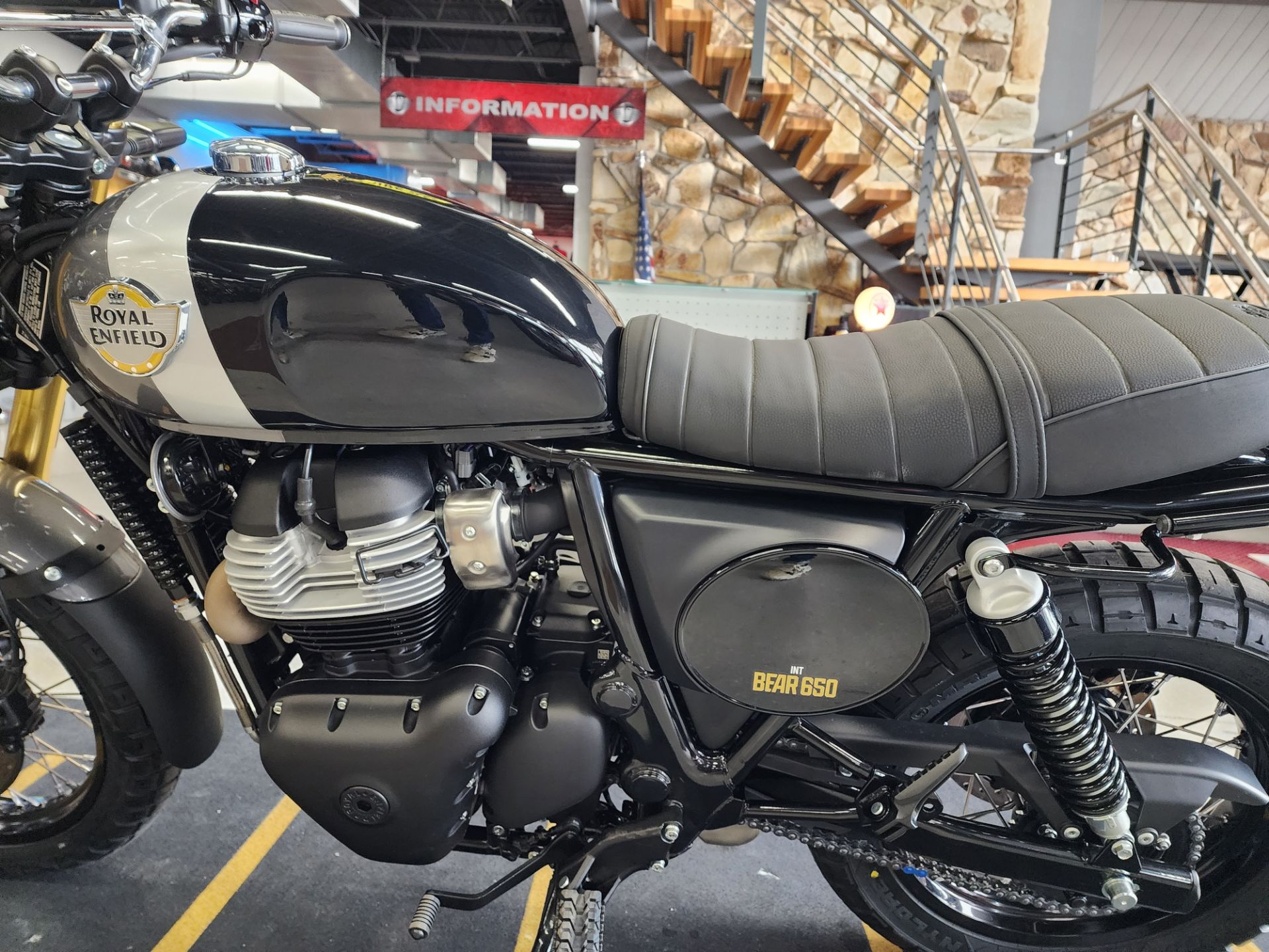 2025 Royal Enfield BEAR 650 in Fort Myers, Florida - Photo 8