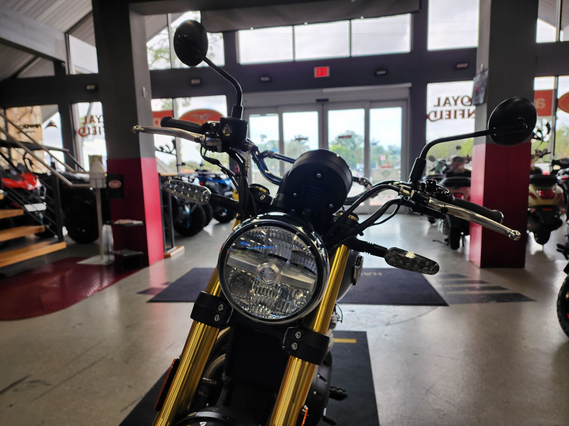 2025 Royal Enfield BEAR 650 in Fort Myers, Florida - Photo 10