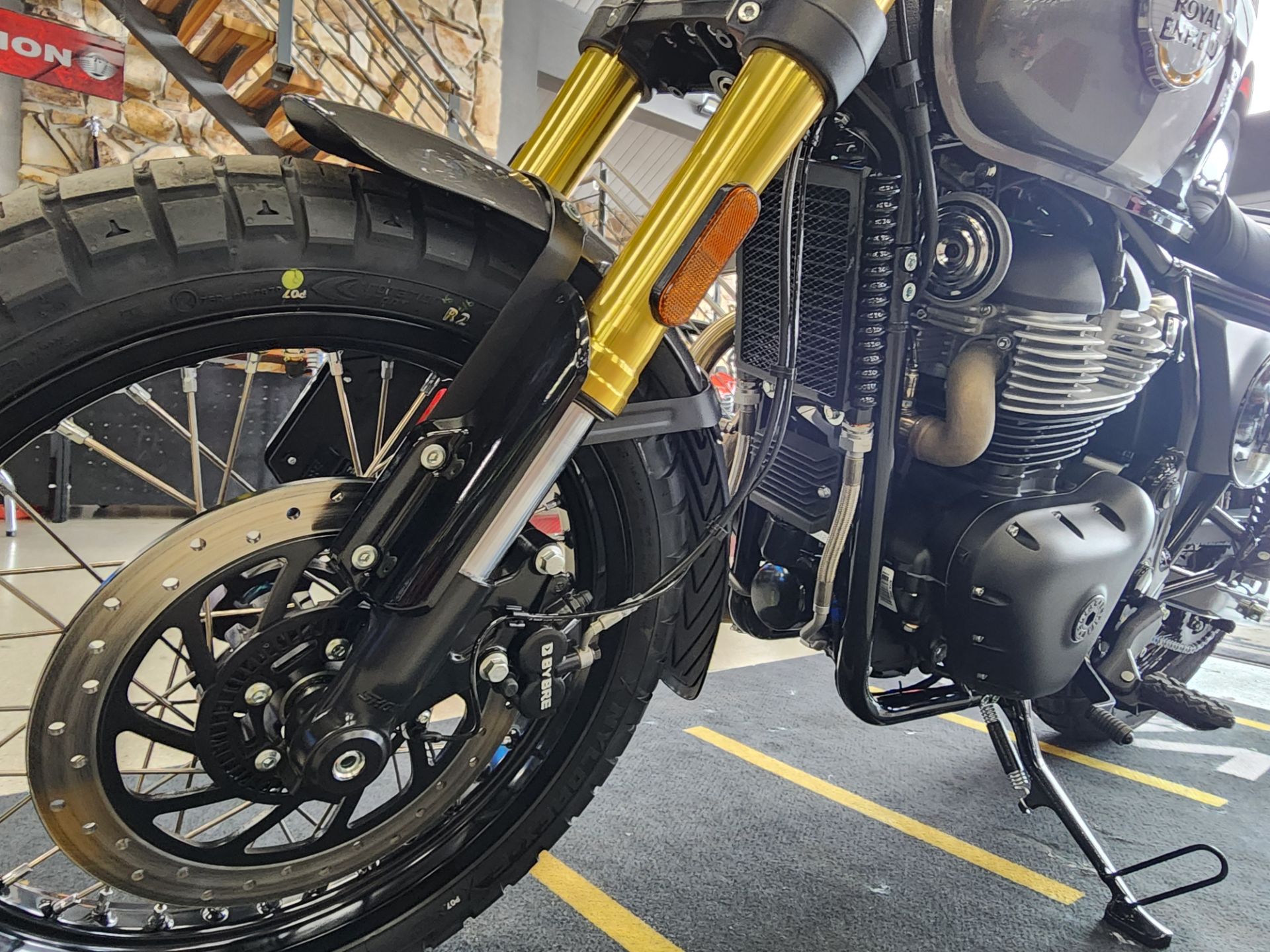 2025 Royal Enfield BEAR 650 in Fort Myers, Florida - Photo 11
