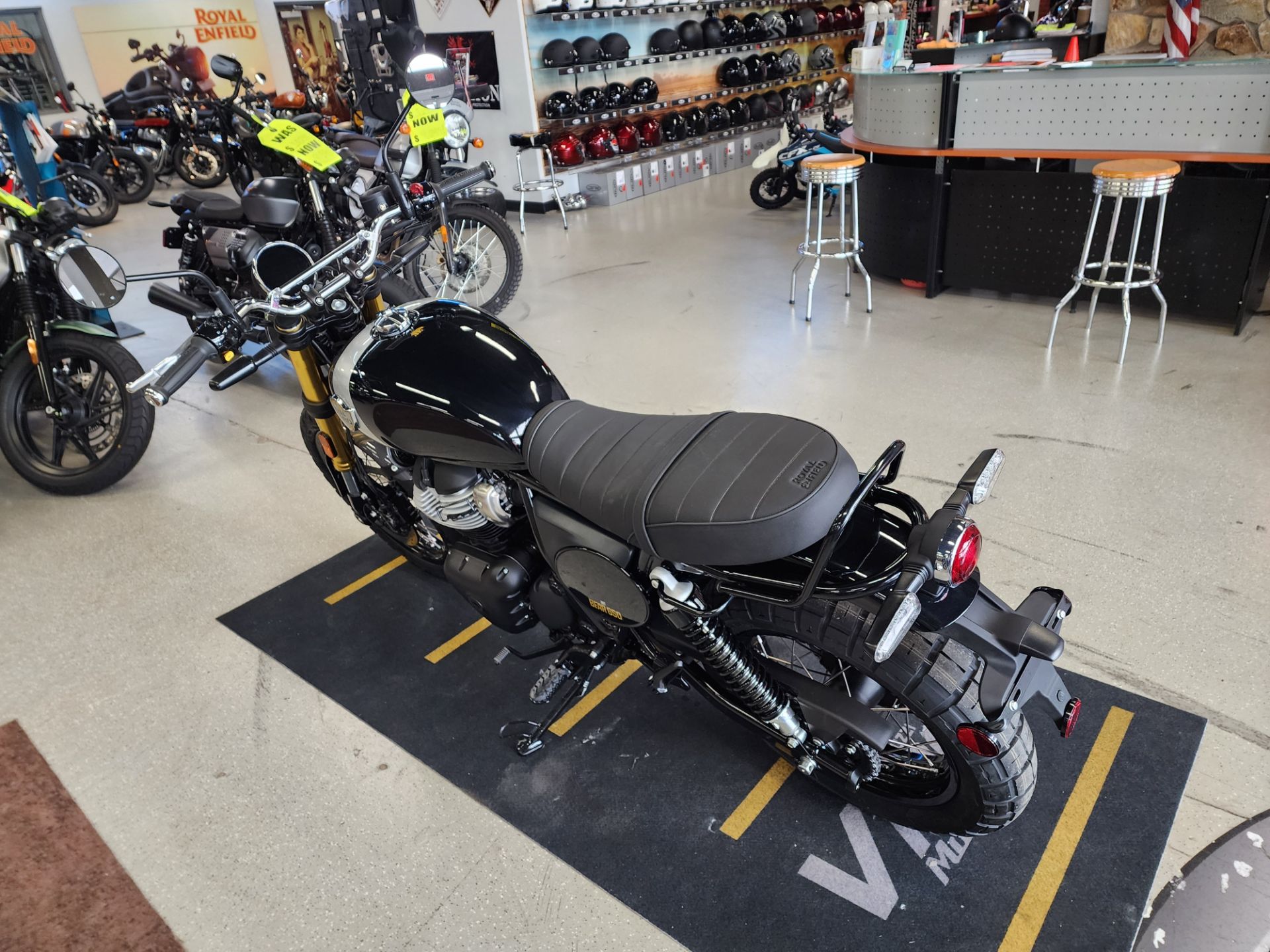 2025 Royal Enfield BEAR 650 in Fort Myers, Florida - Photo 17