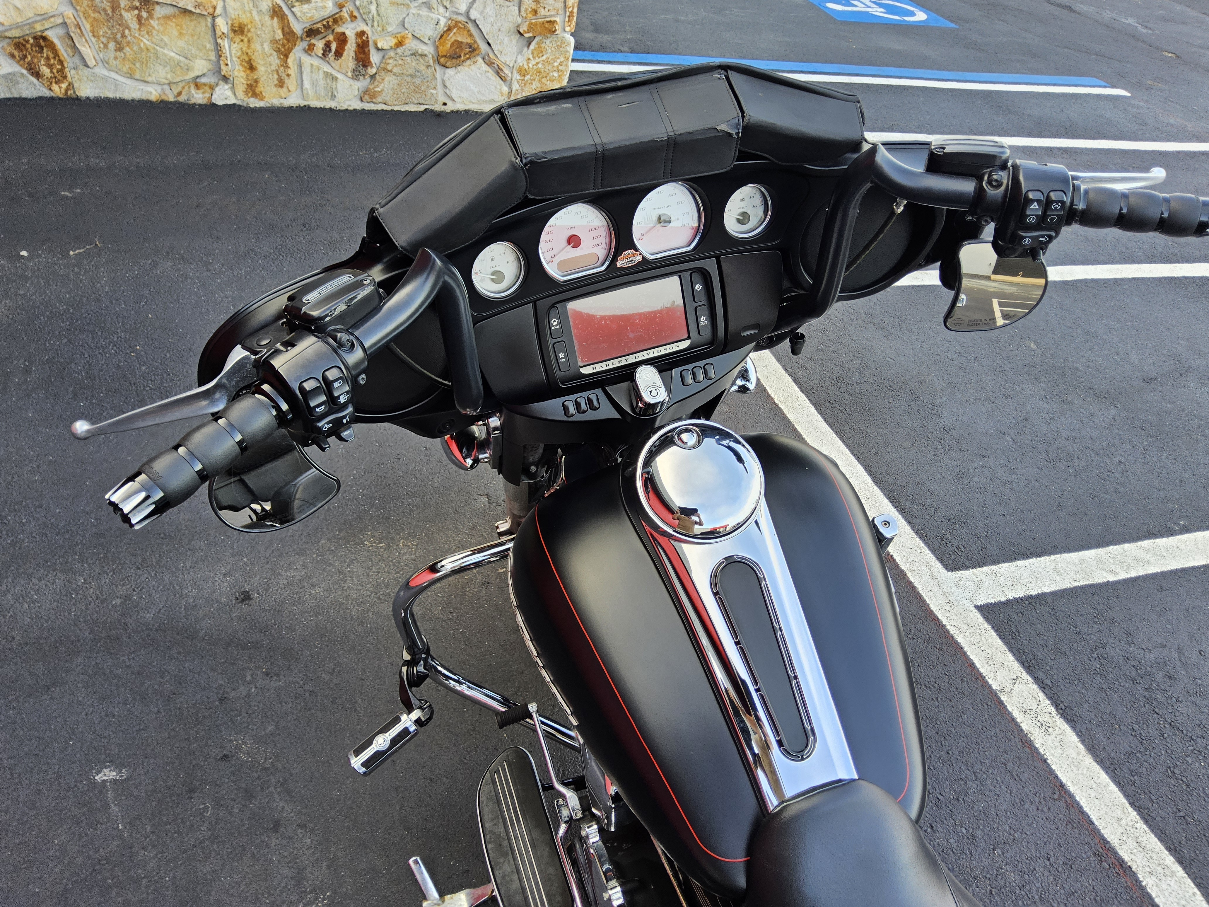 2016 Harley-Davidson Street Glide® Special in Fort Myers, Florida - Photo 5