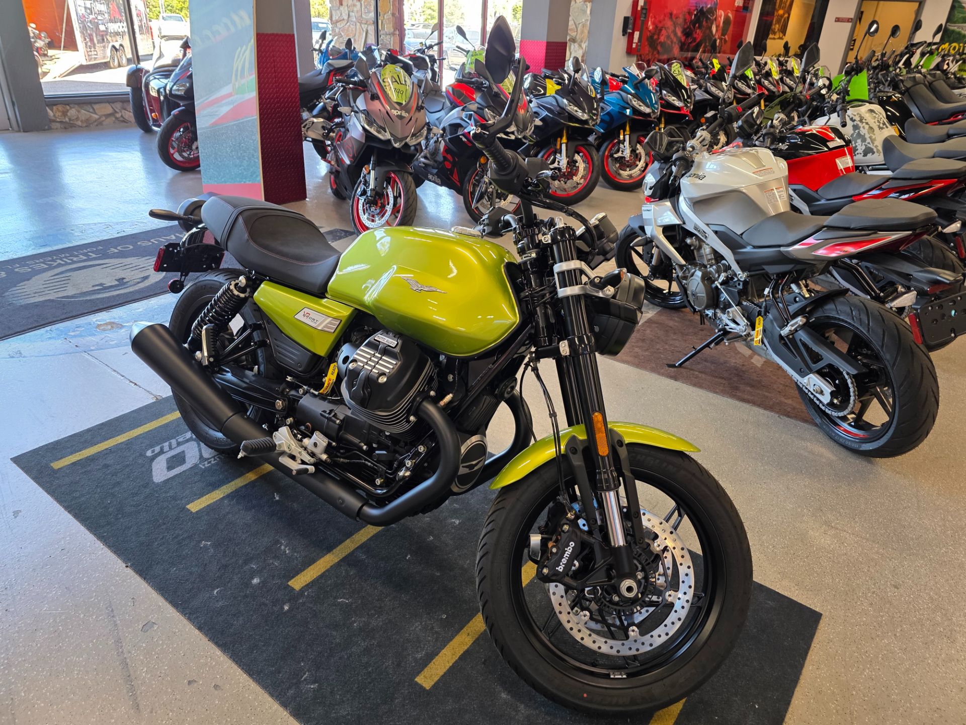 2026 Moto Guzzi V7 Sport in Fort Myers, Florida - Photo 2