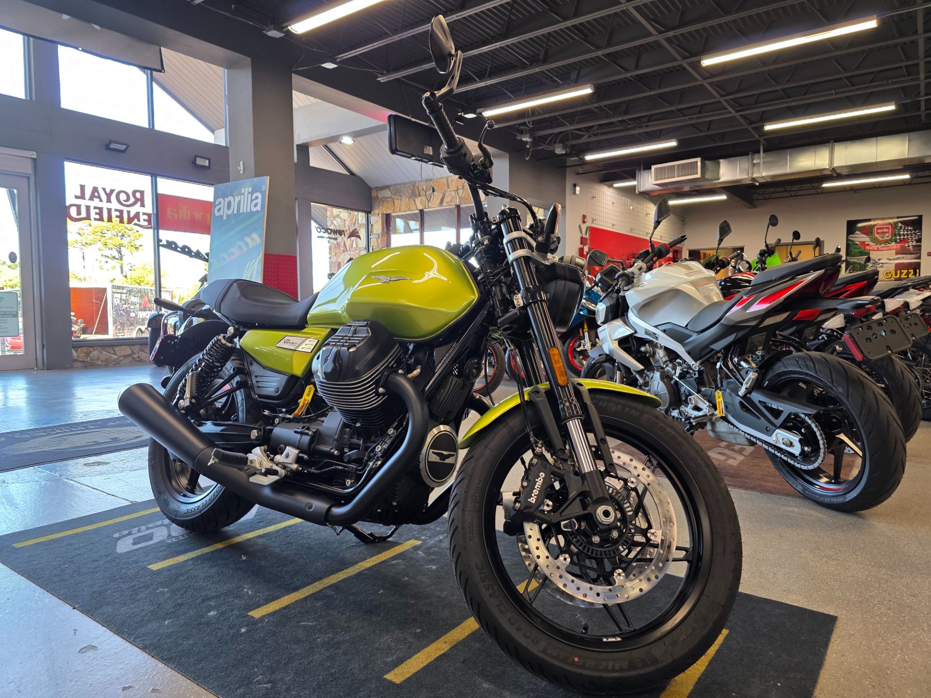 2026 Moto Guzzi V7 Sport in Fort Myers, Florida - Photo 3
