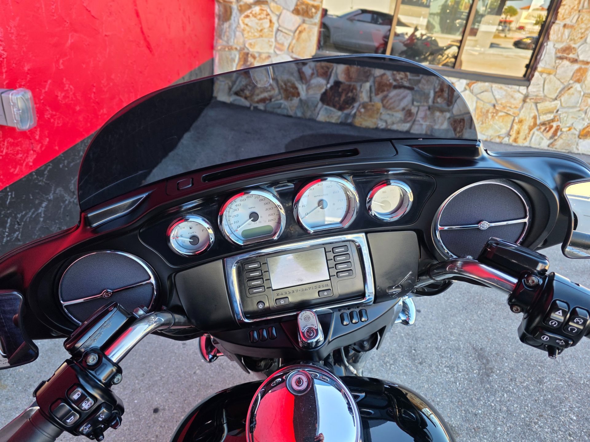 2014 Harley-Davidson Street Glide® in Fort Myers, Florida - Photo 16