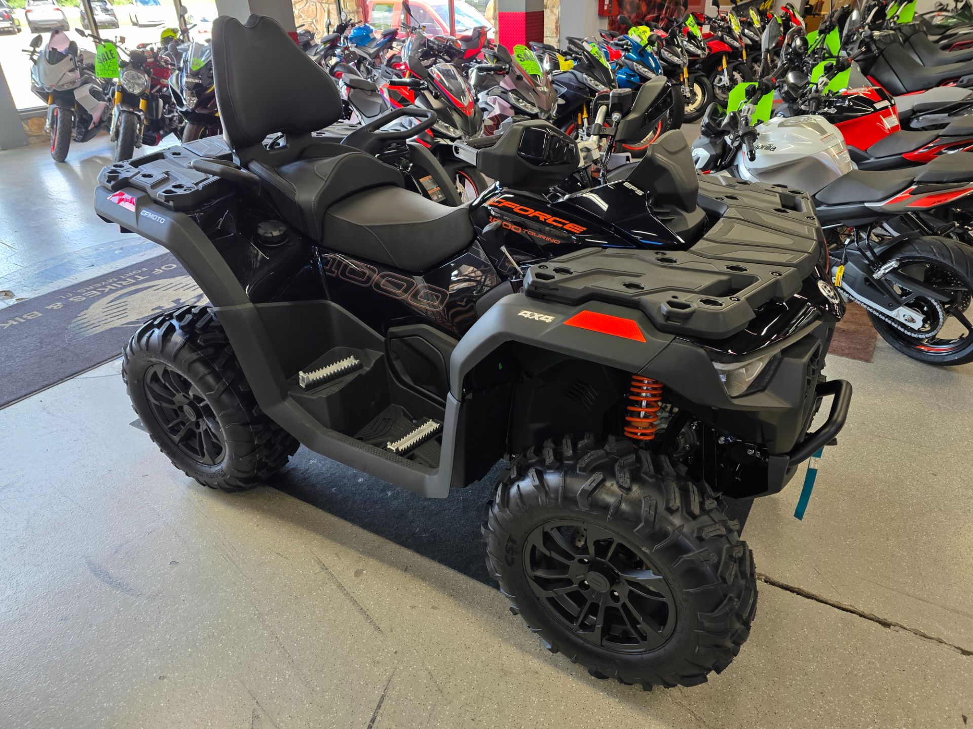 2025 CFMOTO CForce 1000 Touring in Fort Myers, Florida - Photo 5