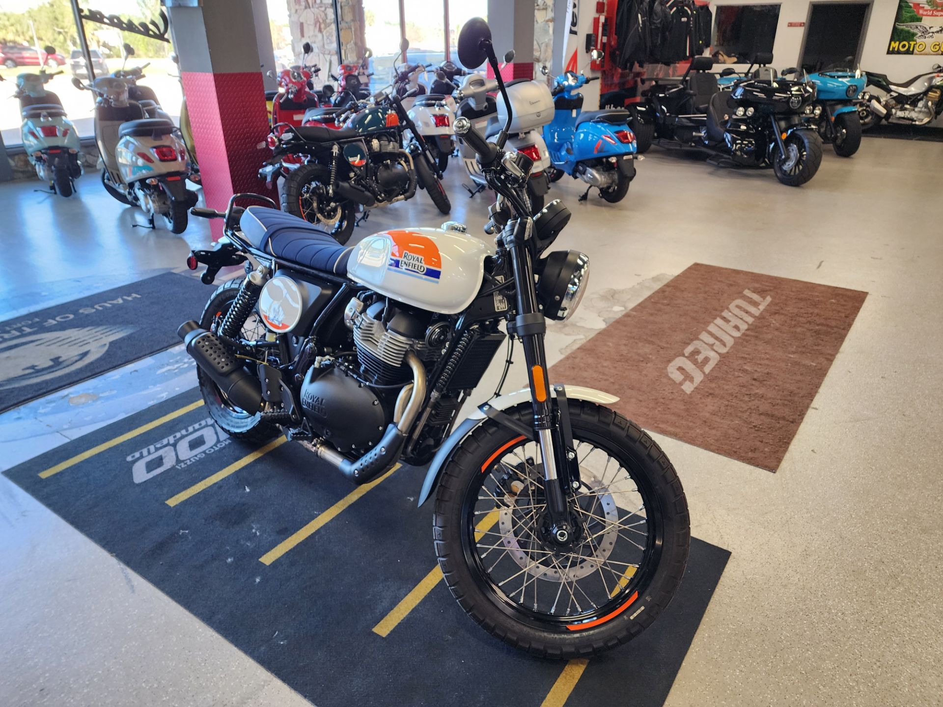 2025 Royal Enfield BEAR 650 in Fort Myers, Florida - Photo 3