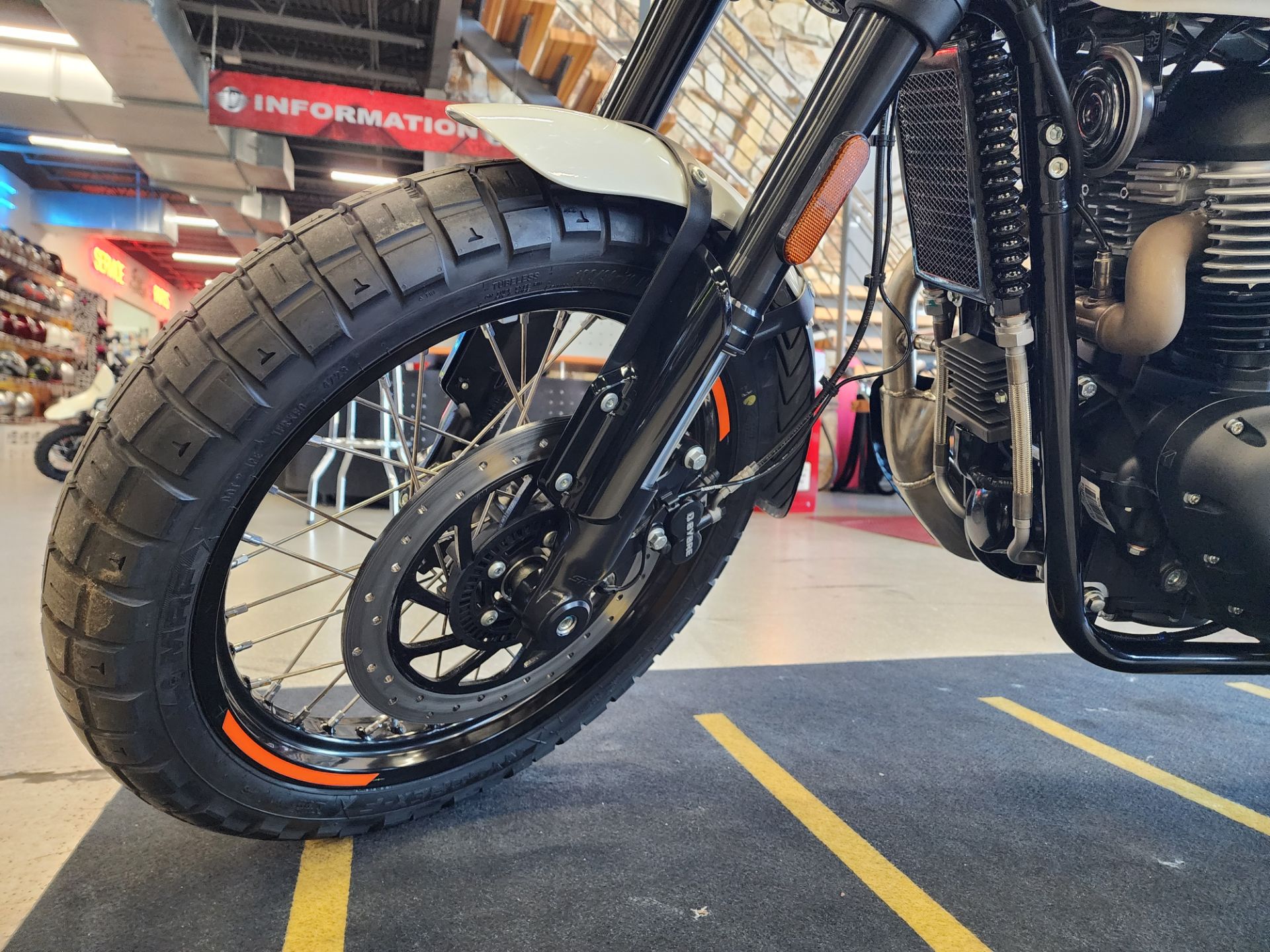 2025 Royal Enfield BEAR 650 in Fort Myers, Florida - Photo 12