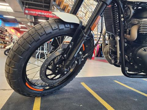 2025 Royal Enfield BEAR 650 in Fort Myers, Florida - Photo 12