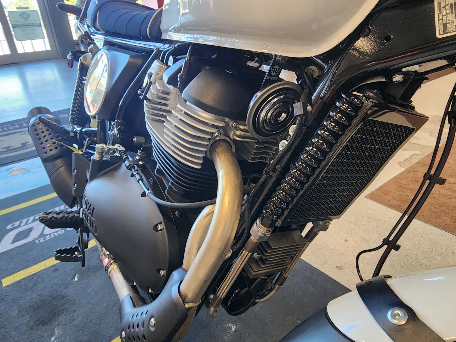 2025 Royal Enfield BEAR 650 in Fort Myers, Florida - Photo 19