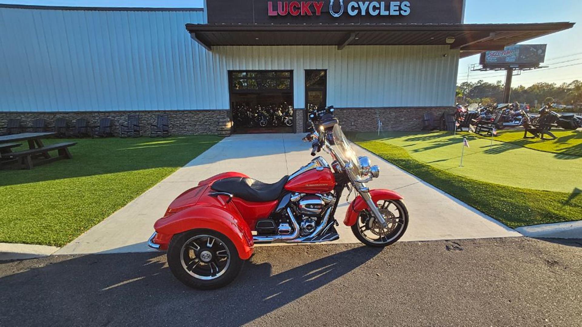 2017 Harley-Davidson Freewheeler in Fort Myers, Florida - Photo 2
