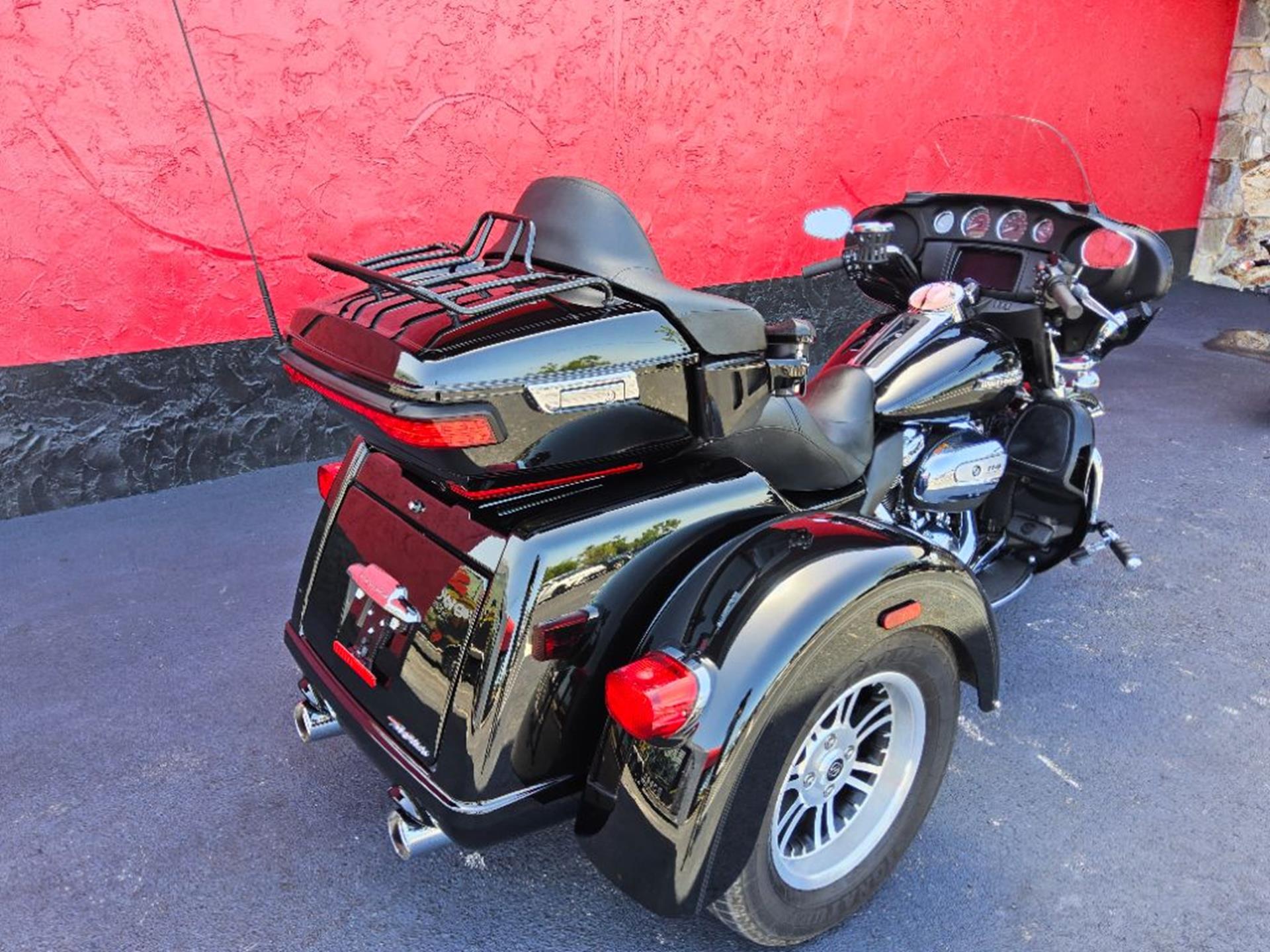 2021 Harley-Davidson Tri Glide® Ultra 10