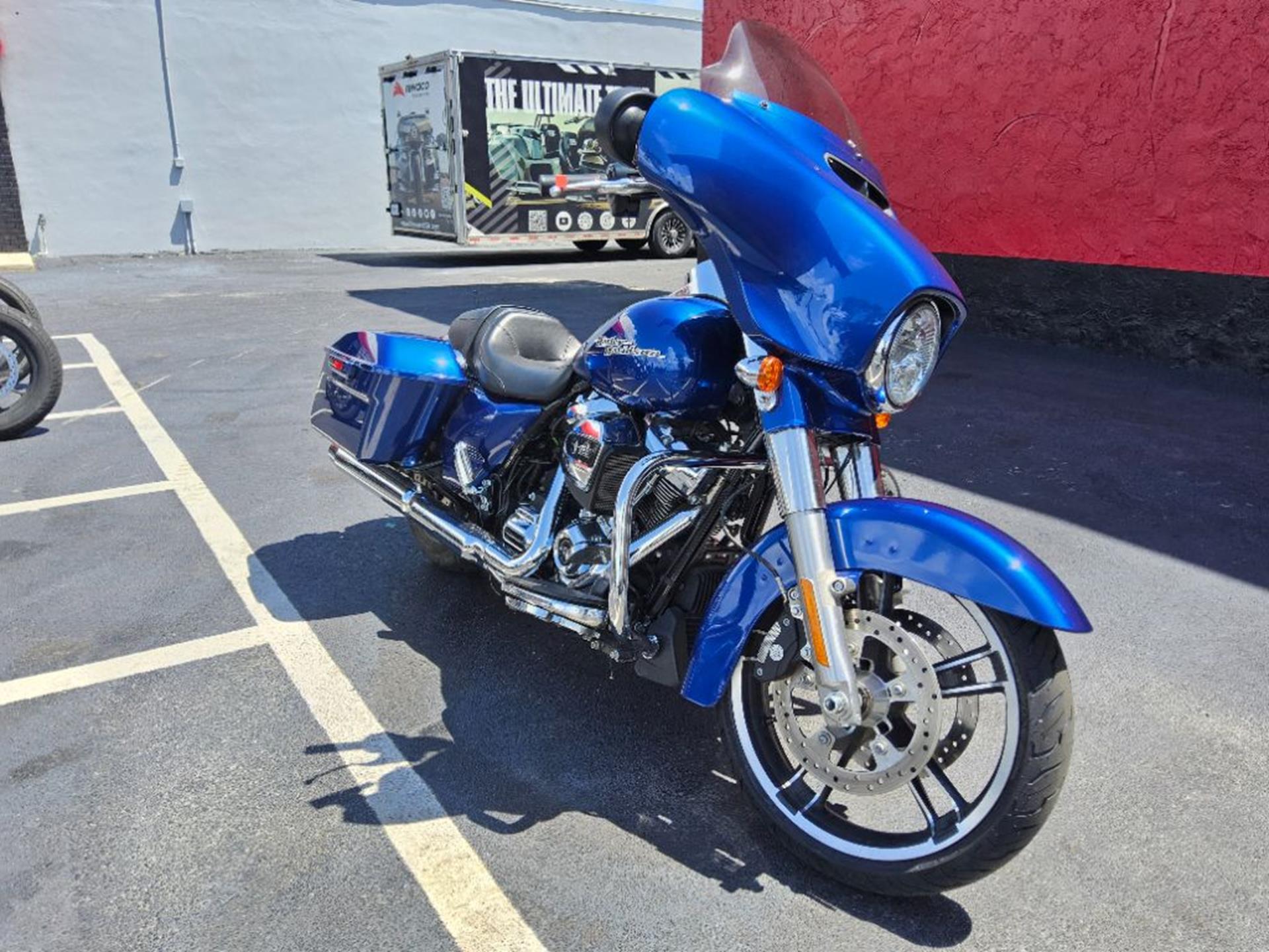 2017 Harley-Davidson Street Glide® Special 3