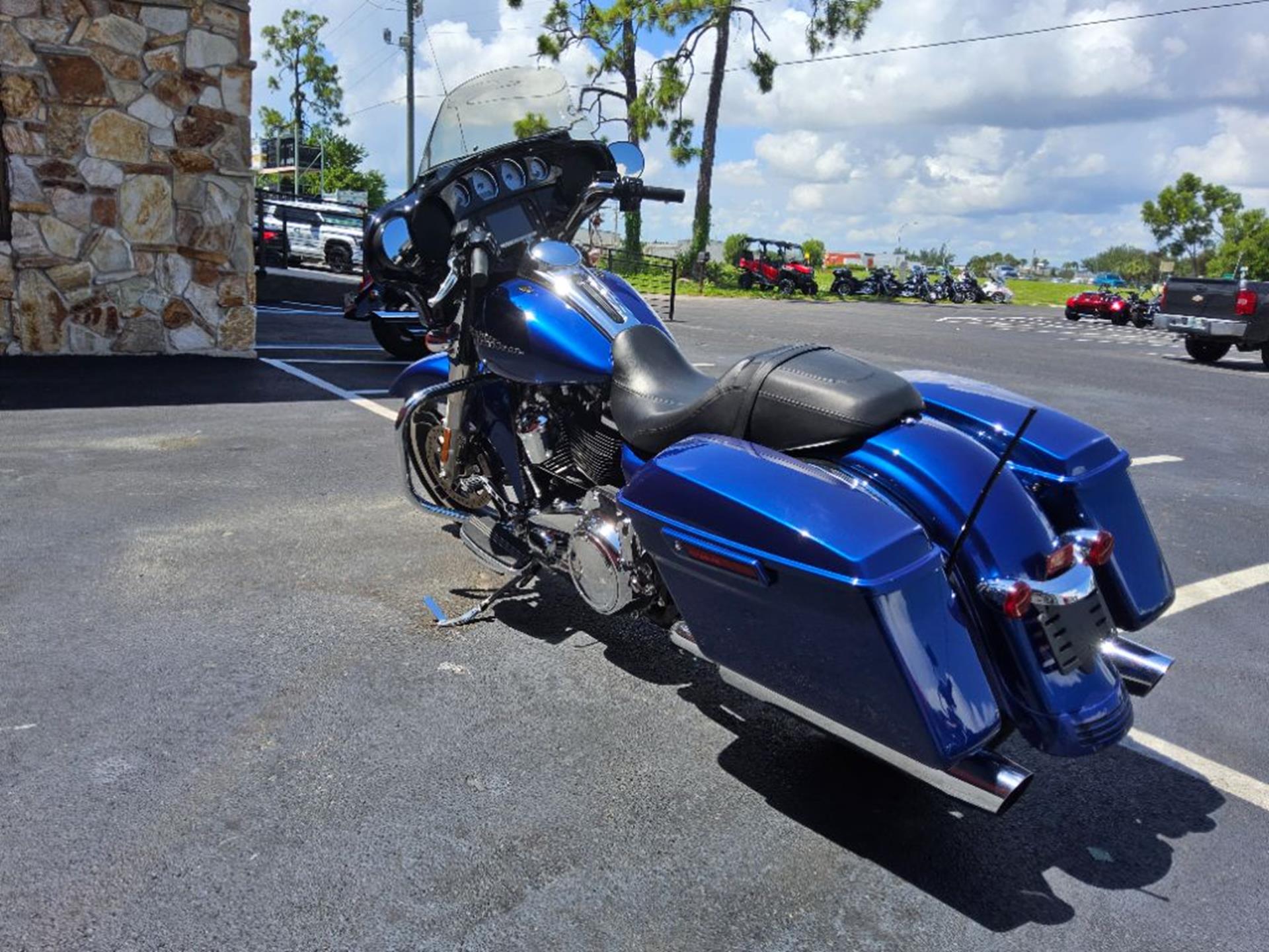 2017 Harley-Davidson Street Glide® Special 8